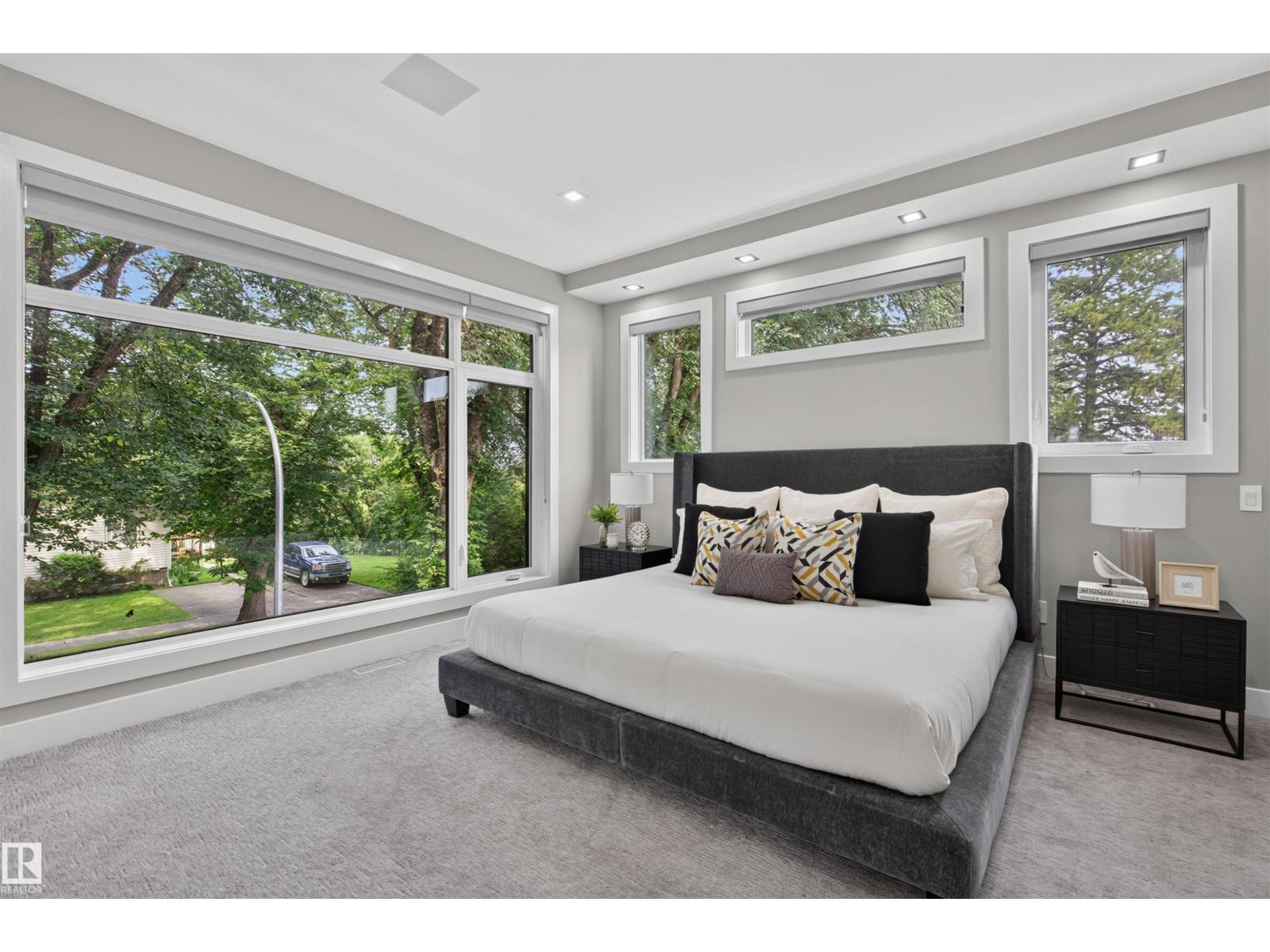 9741 90 AV NW - 23