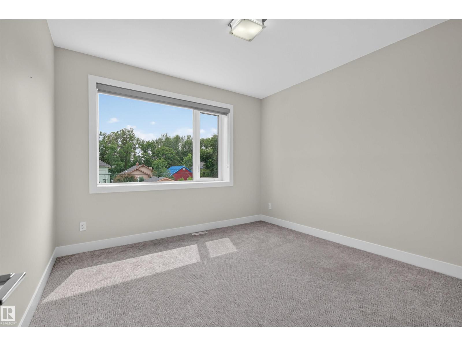 9741 90 AV NW - 36