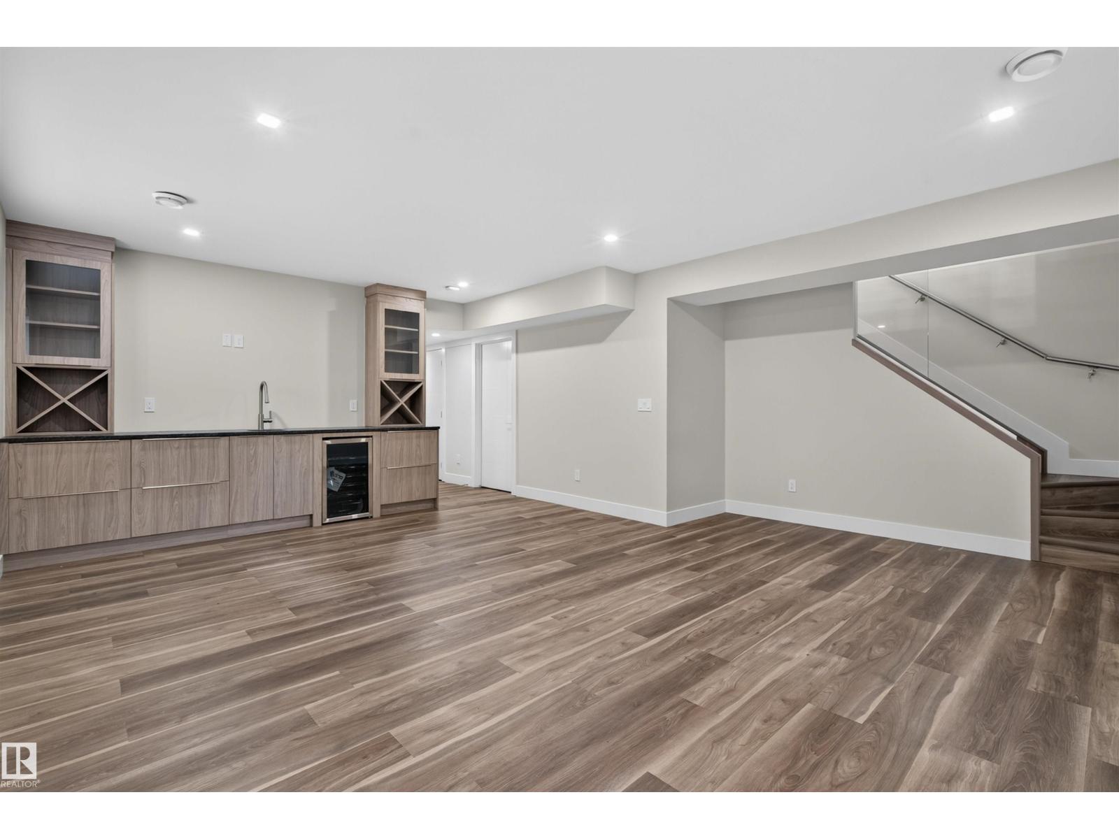 9741 90 AV NW - 48