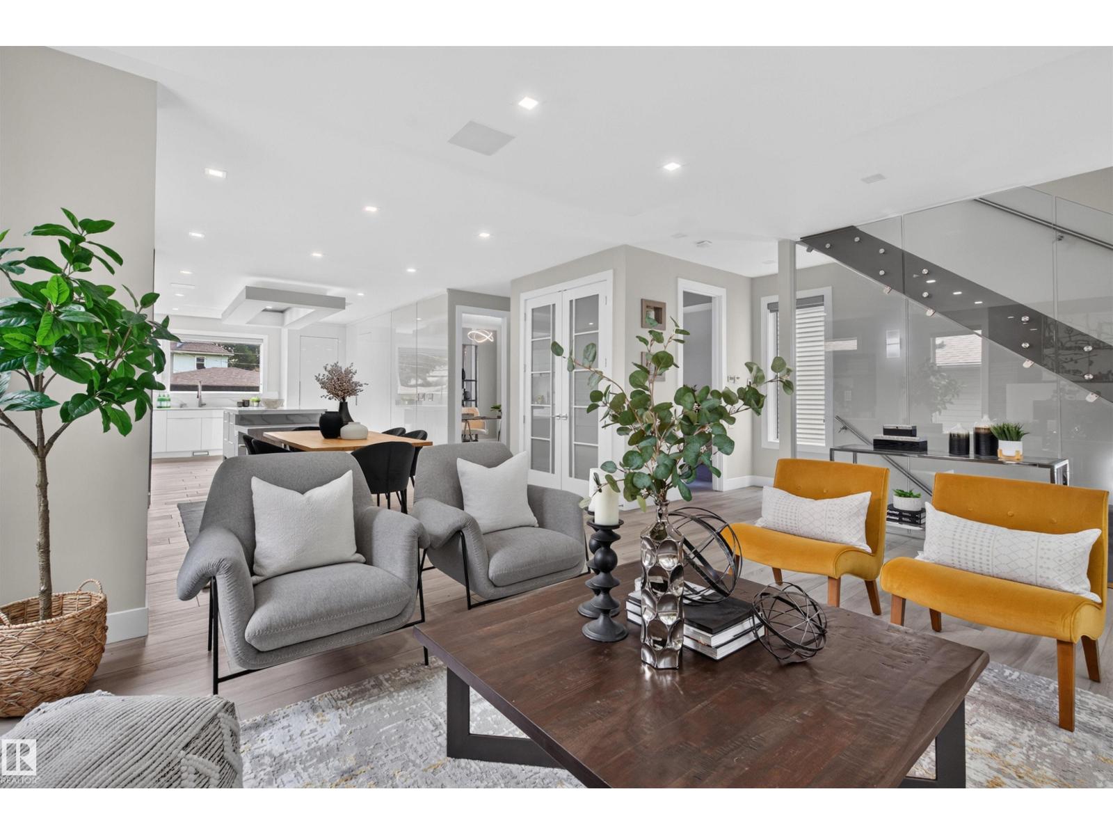 9741 90 AV NW - 5