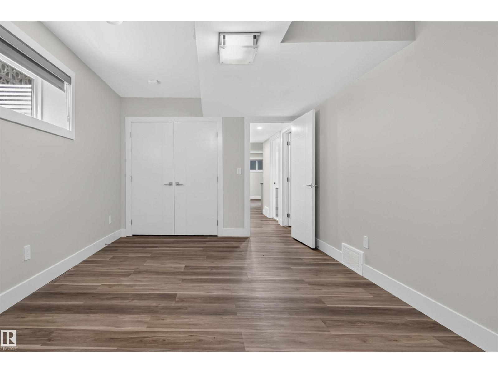 9741 90 AV NW - 51