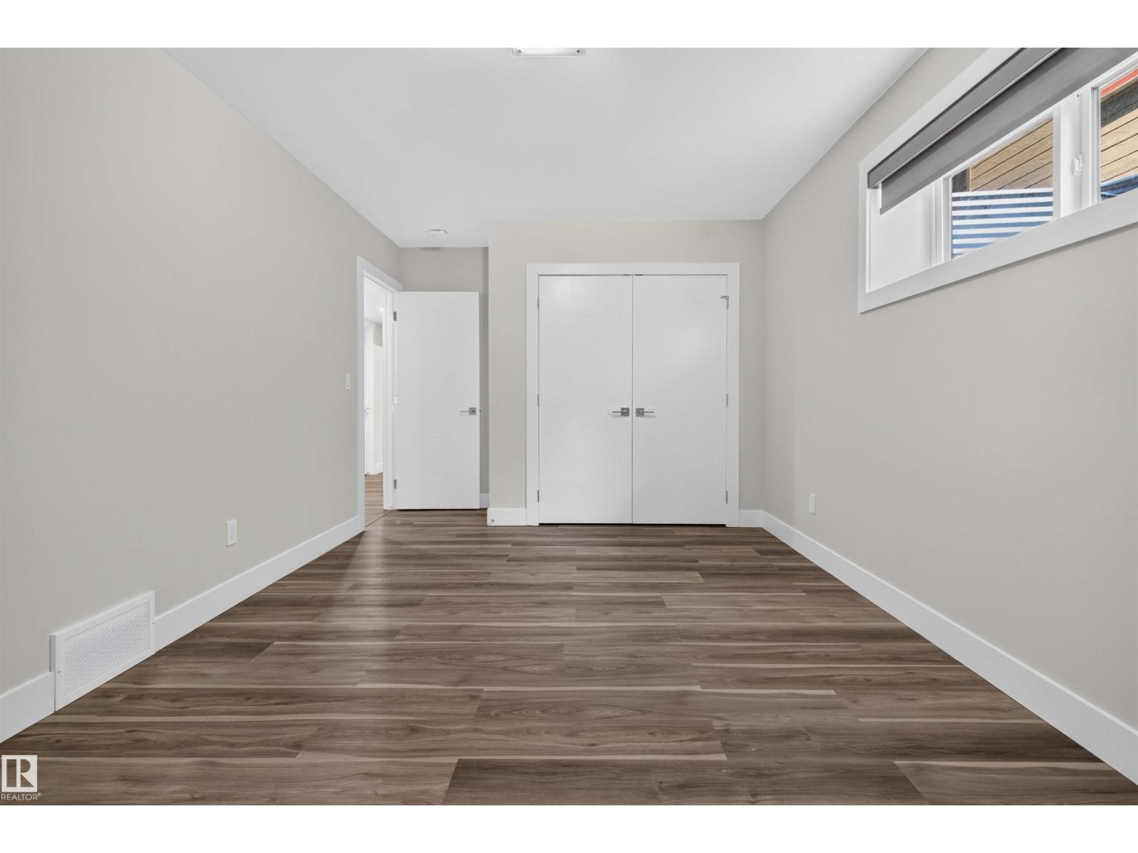 9741 90 AV NW - 54