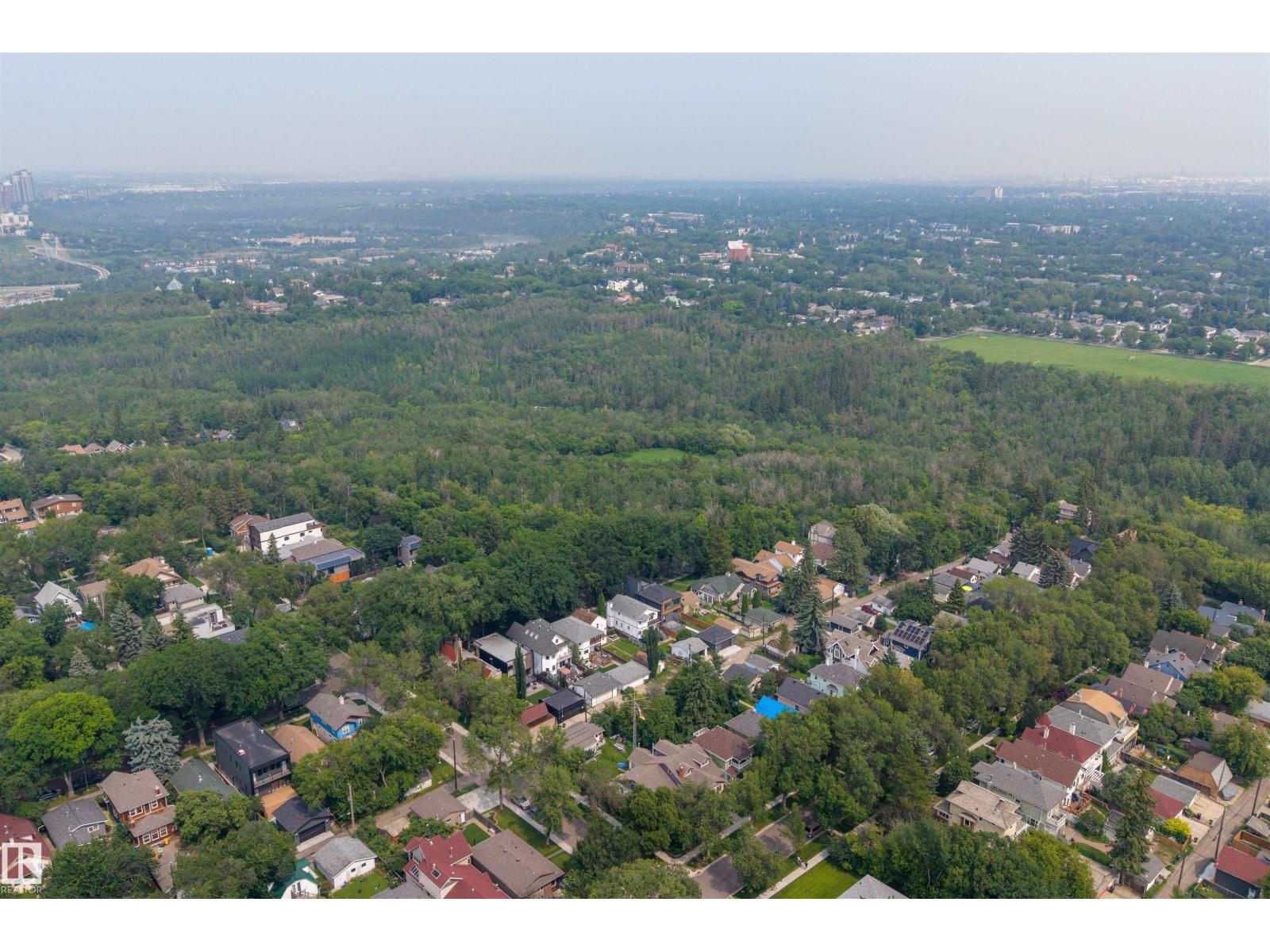 9741 90 AV NW - 61
