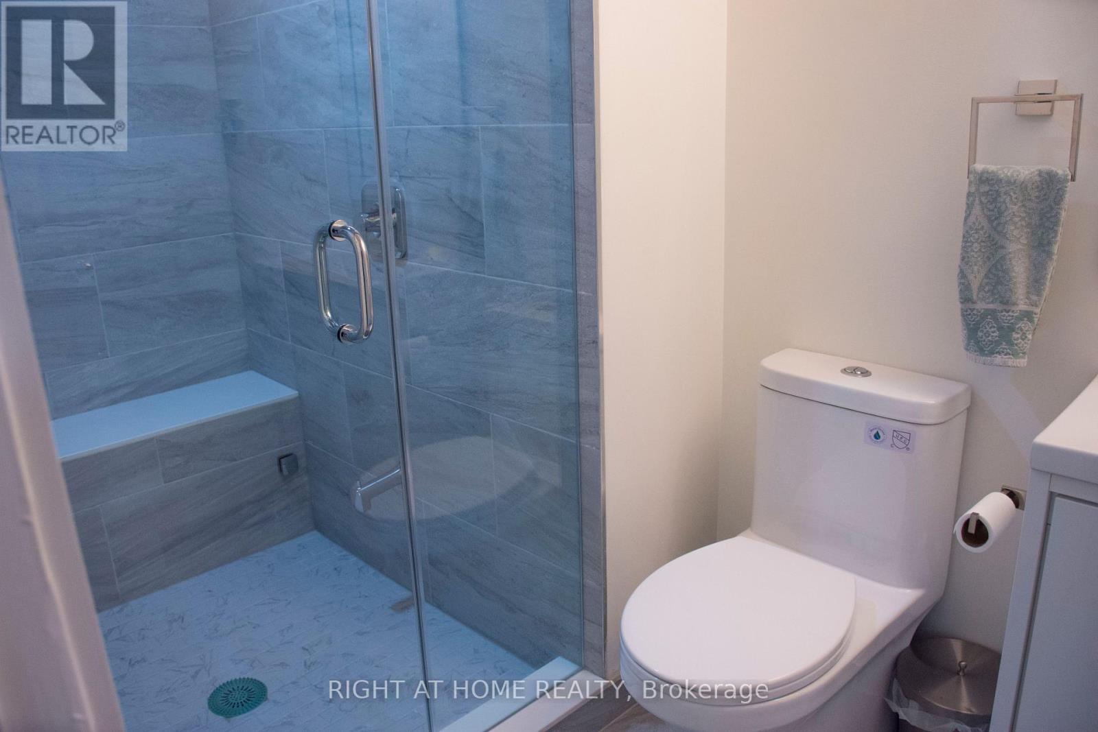 24 ARISTOTLE DRIVE E - 21