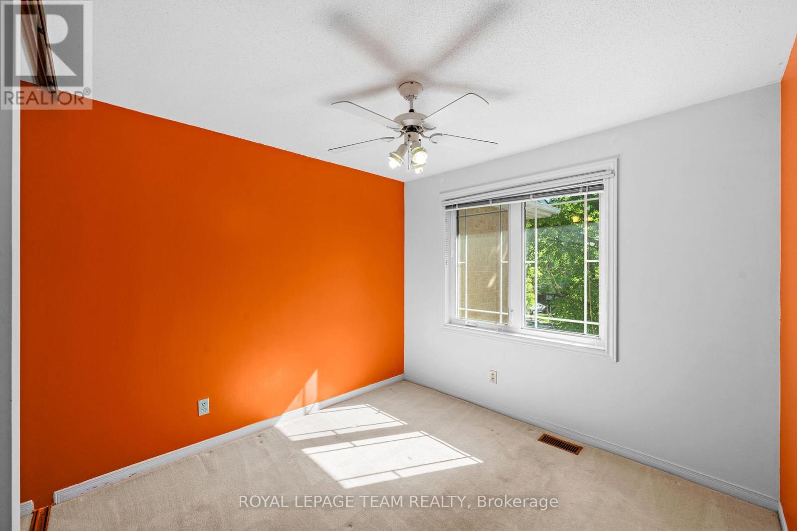 8 MANNINGTON COURT - 22