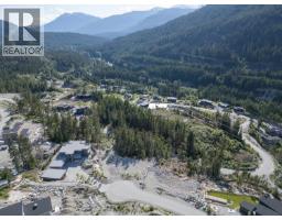 9377 Flicker Way, Whistler, BC V8E1M1 Photo 7