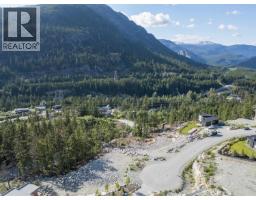 9377 Flicker Way, Whistler, BC V8E1M1 Photo 8