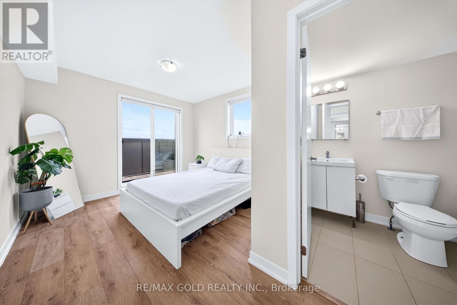 #106 1780 SIMCOE STREET N - 23