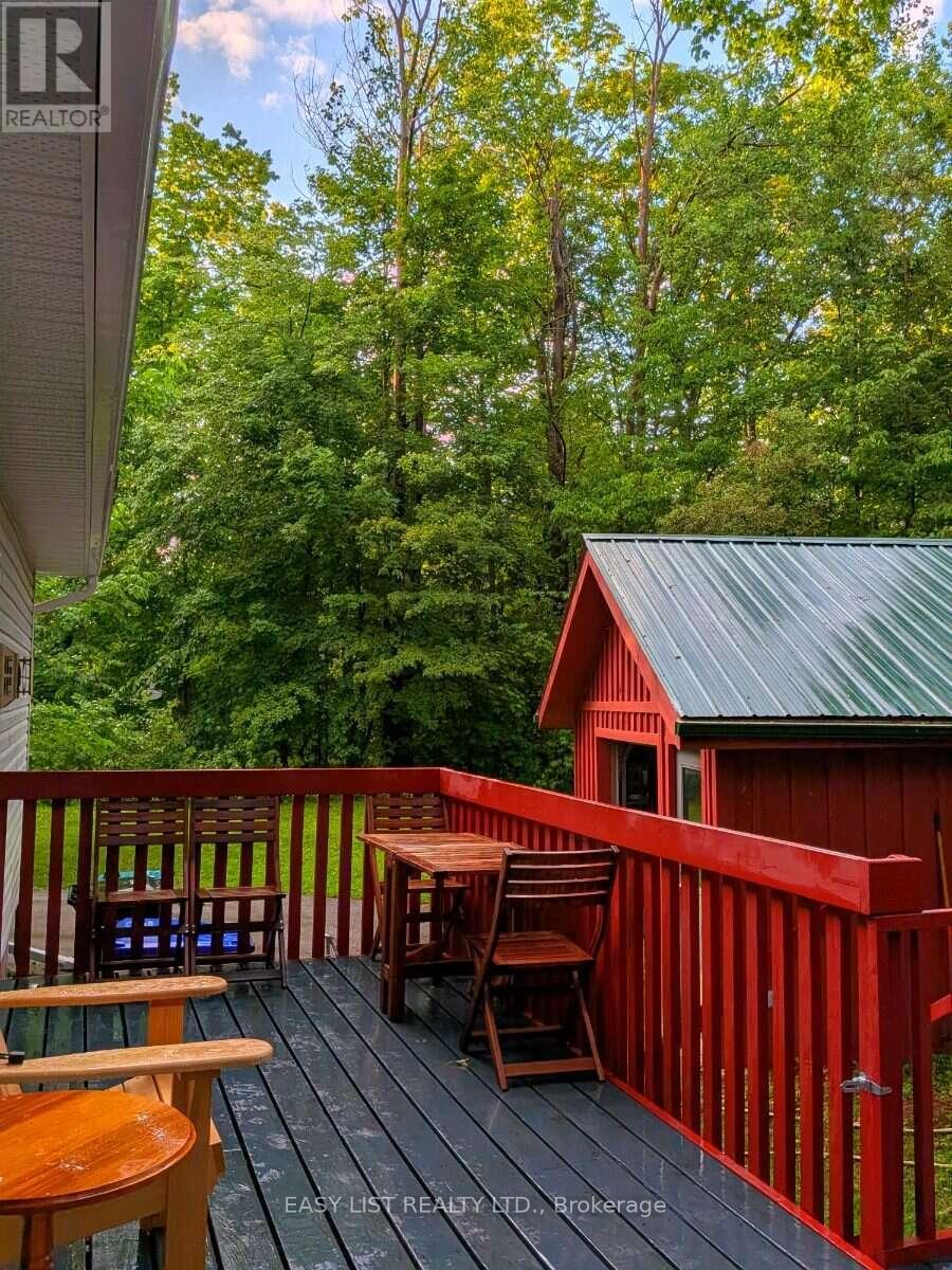 2135 CHAMPLAIN ROAD - 22