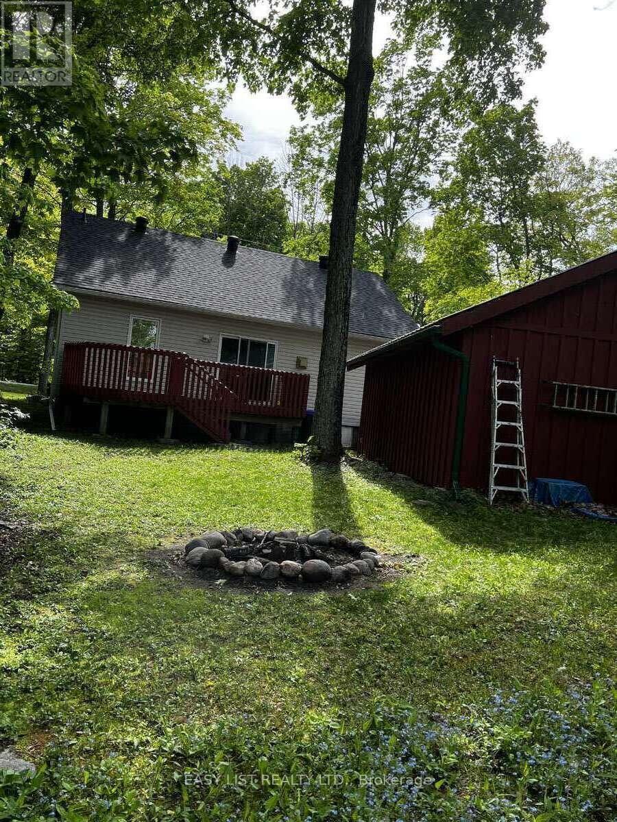 2135 CHAMPLAIN ROAD - 27
