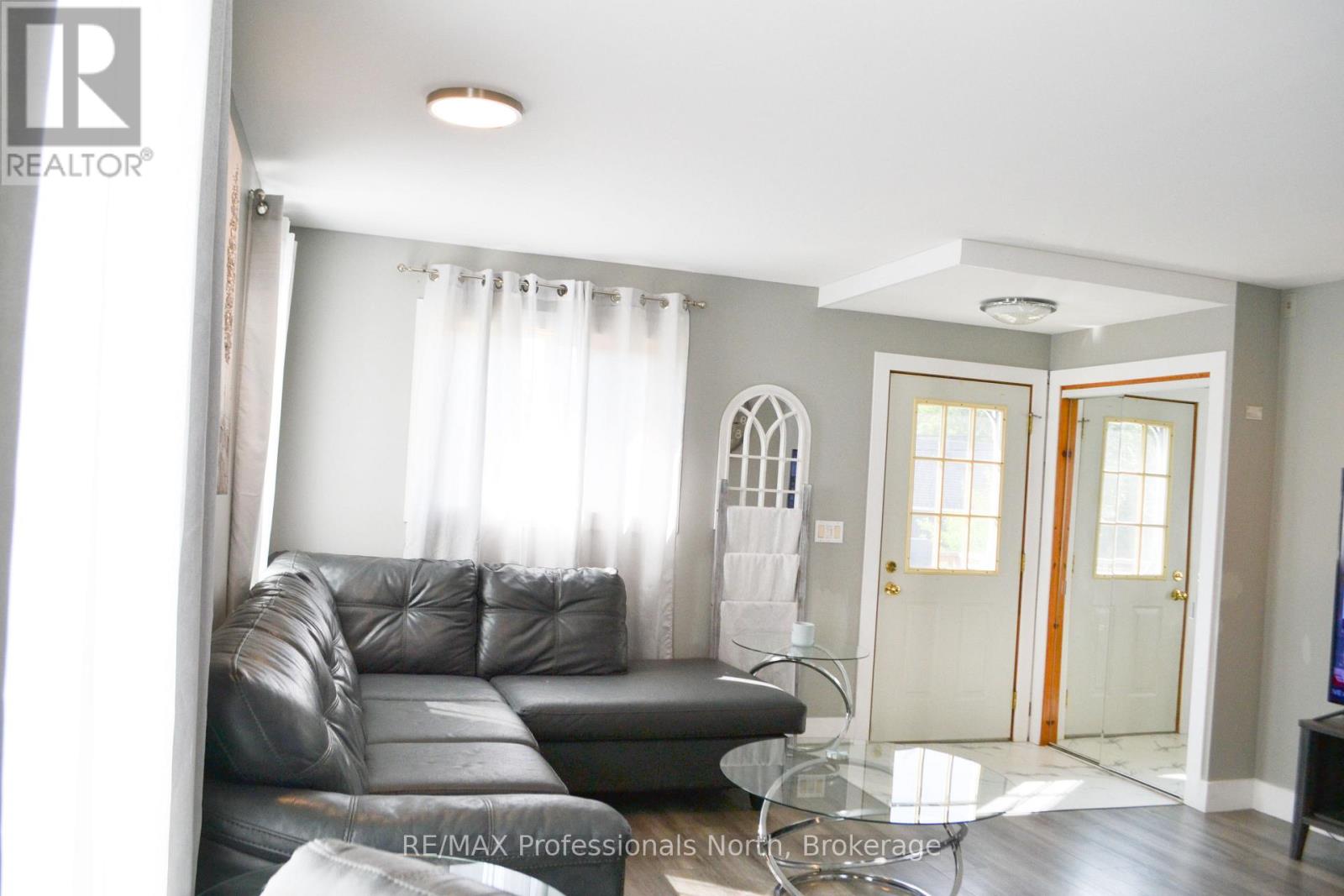 14 PRINCESS STREET - Image 3