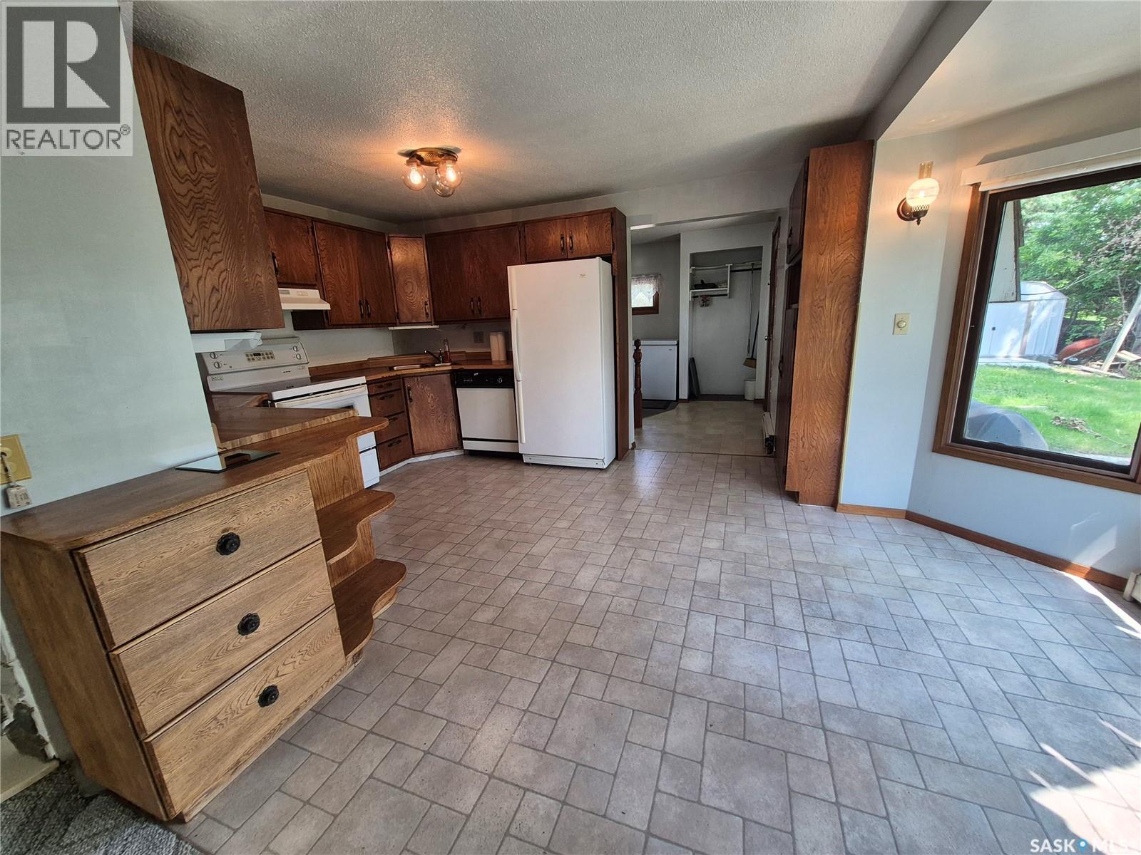 413 Peterson AVENUE - Image 9