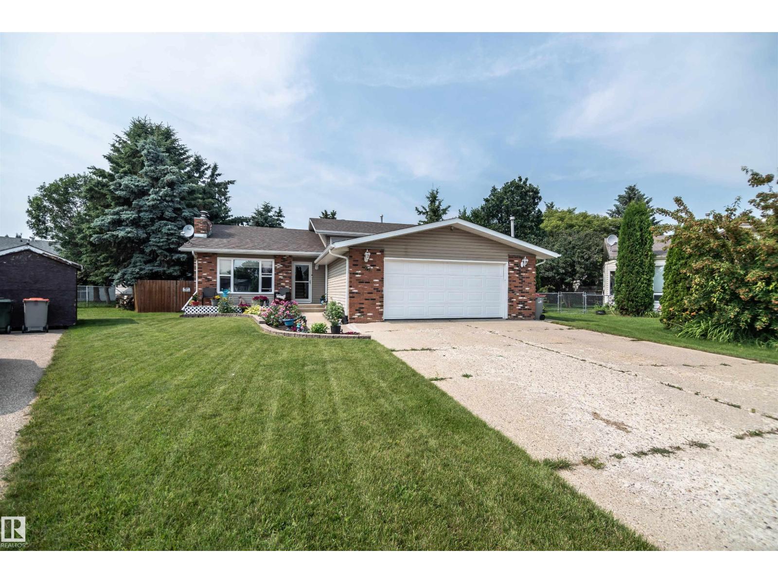 24 GLENWOOD CR - 1
