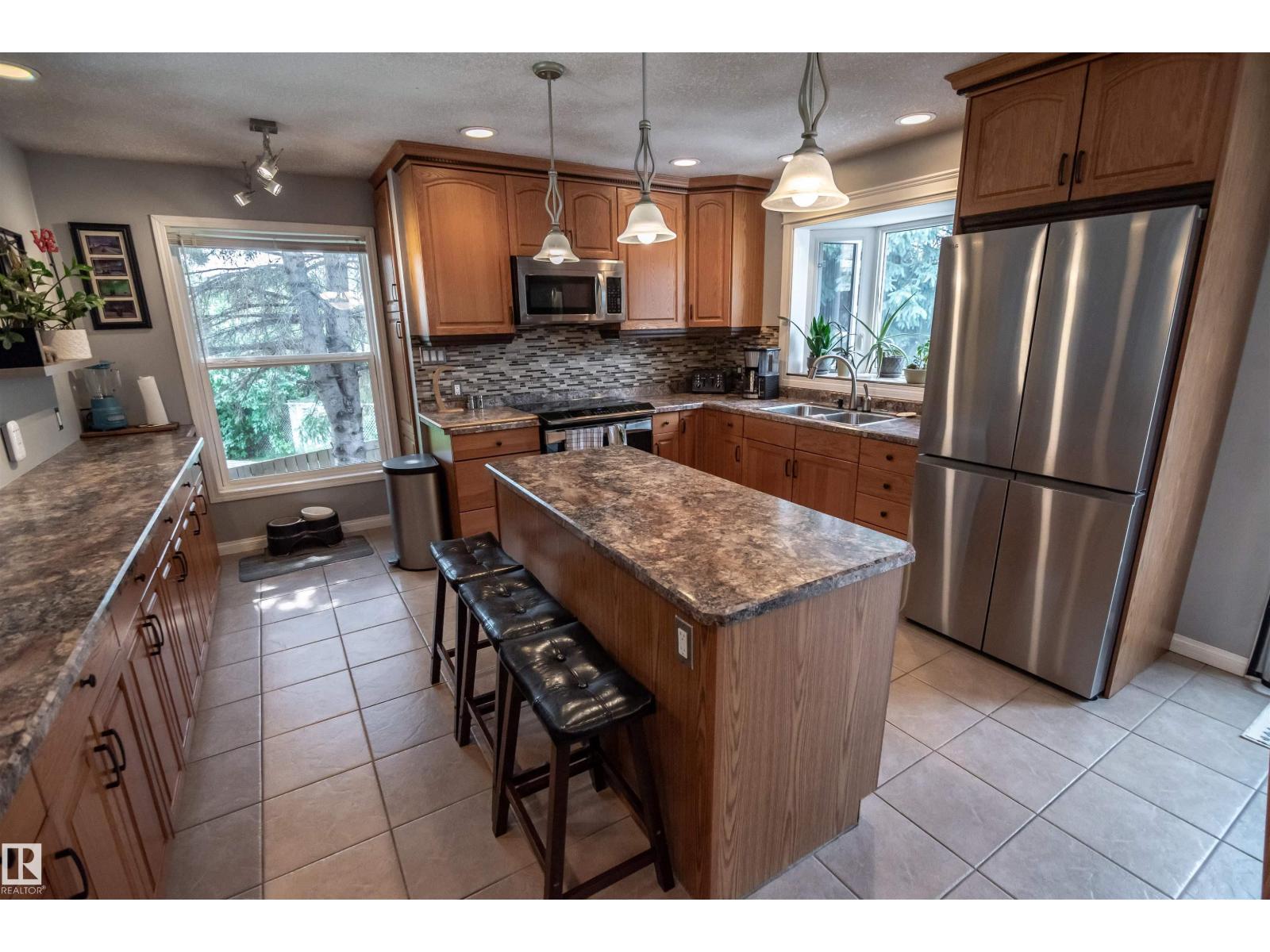 24 GLENWOOD CR - Image 11