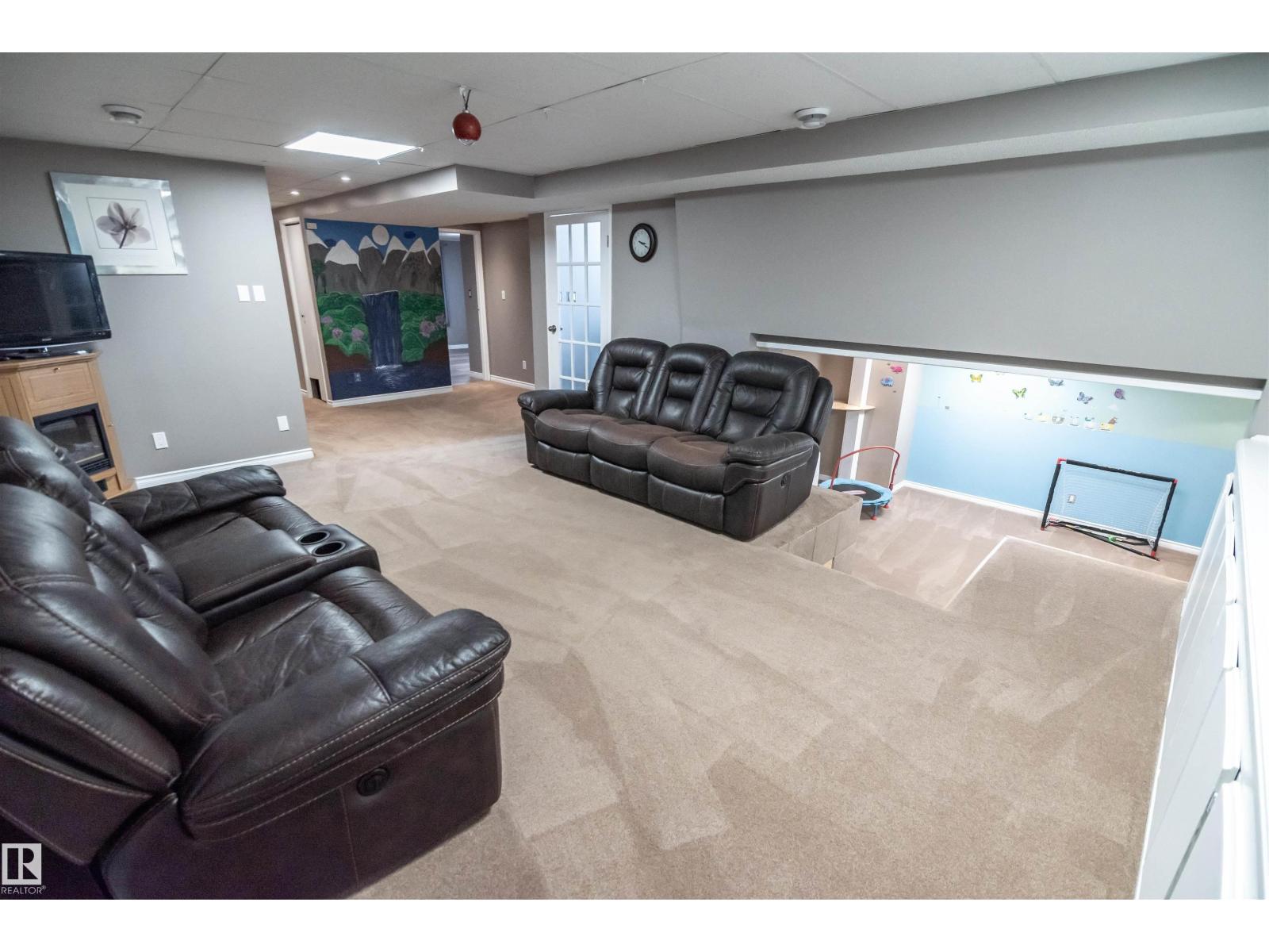 24 GLENWOOD CR - Image 30