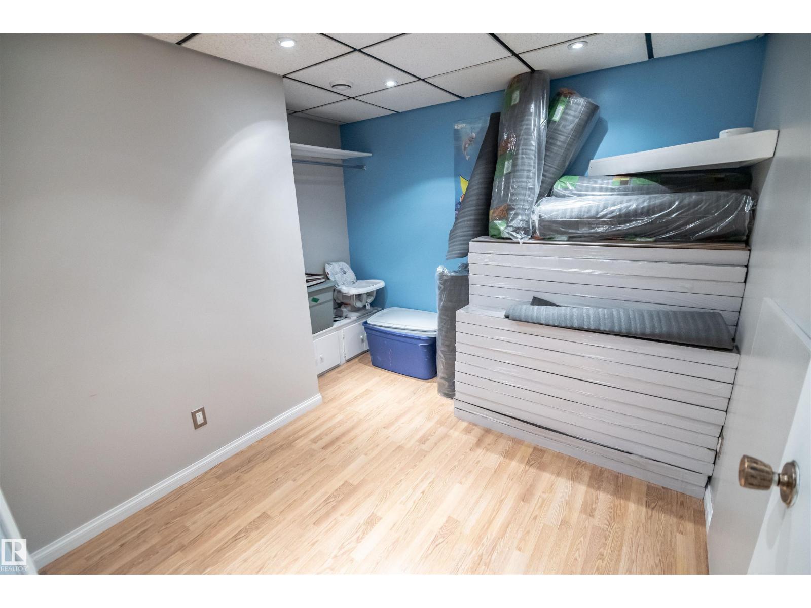 24 GLENWOOD CR - Image 36