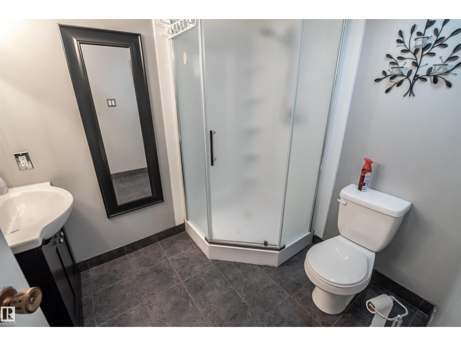 24 GLENWOOD CR - Image 39