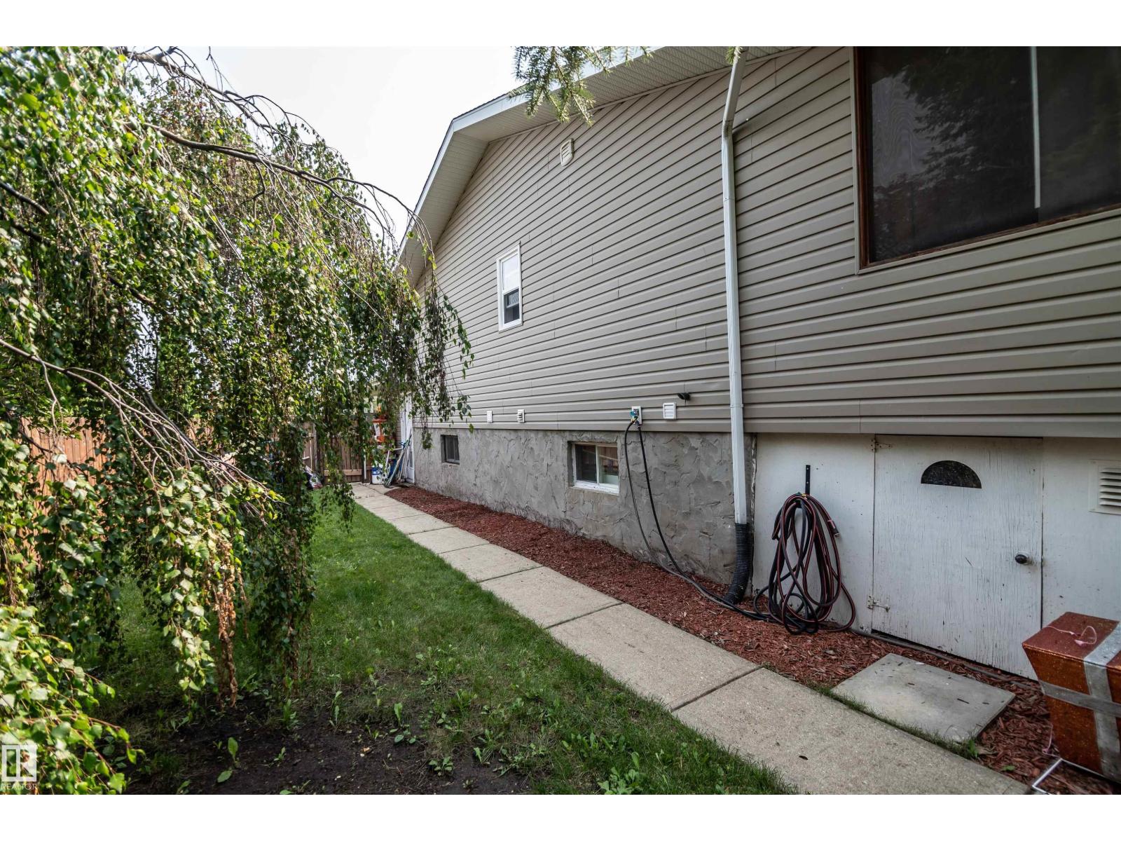 24 GLENWOOD CR - Image 50
