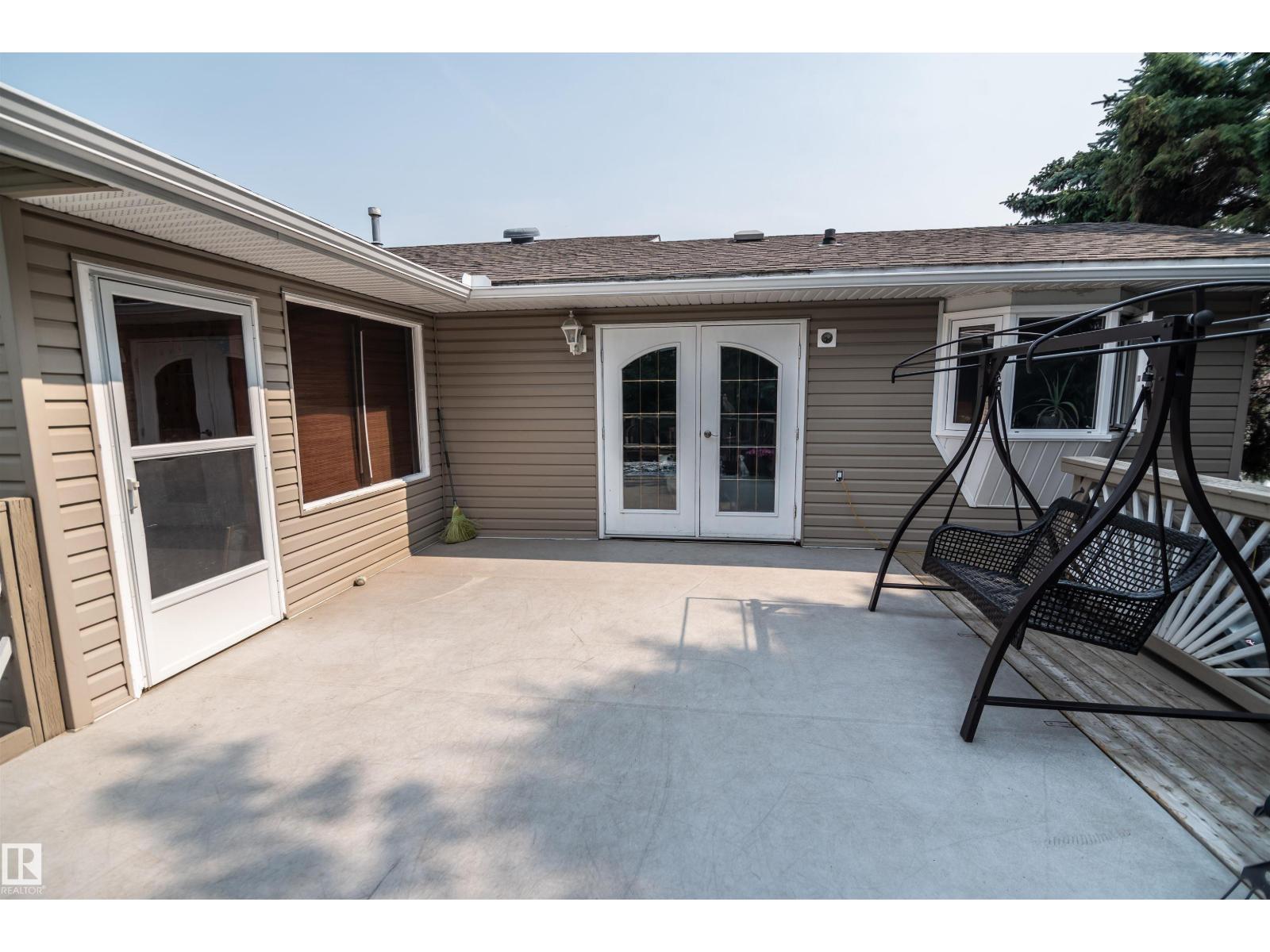 24 GLENWOOD CR - 66