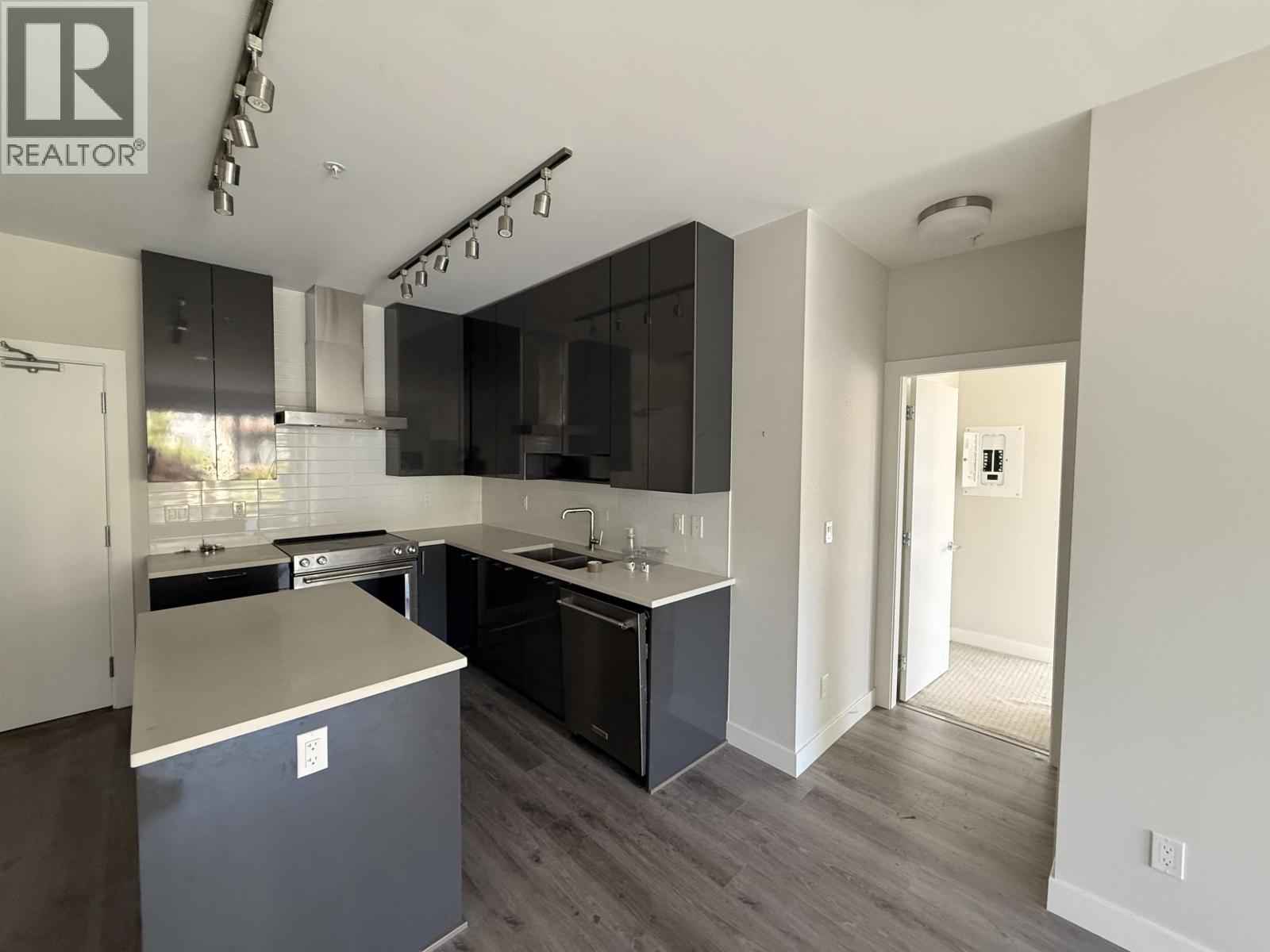 2 Bed, 2 Bath Apartment for Sale in Burnaby – 101 1768 GILMORE AVENUE, Burnaby – MLS# R3149711 - Image 9