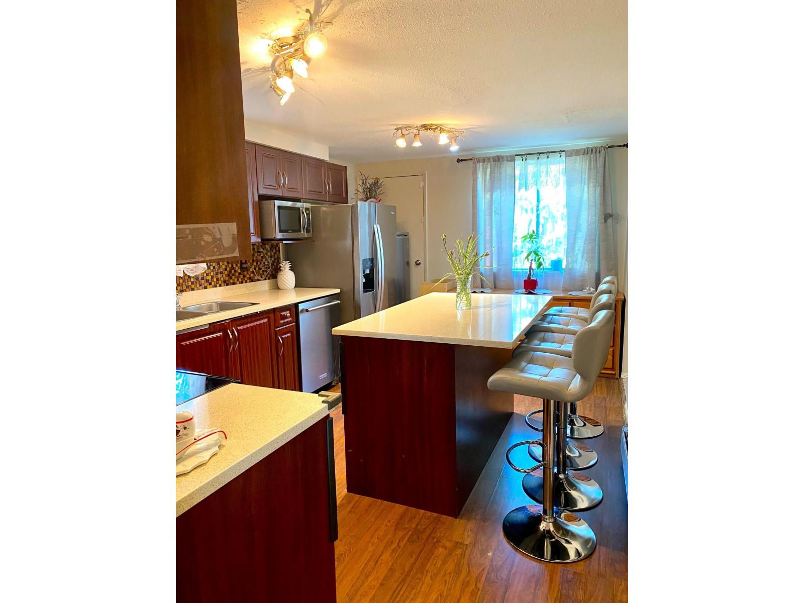 3 Bed, 2 Bath House for Sale in Surrey – 43 8555 KING GEORGE BOULEVARD, Surrey – MLS# R3149063 - Image 6