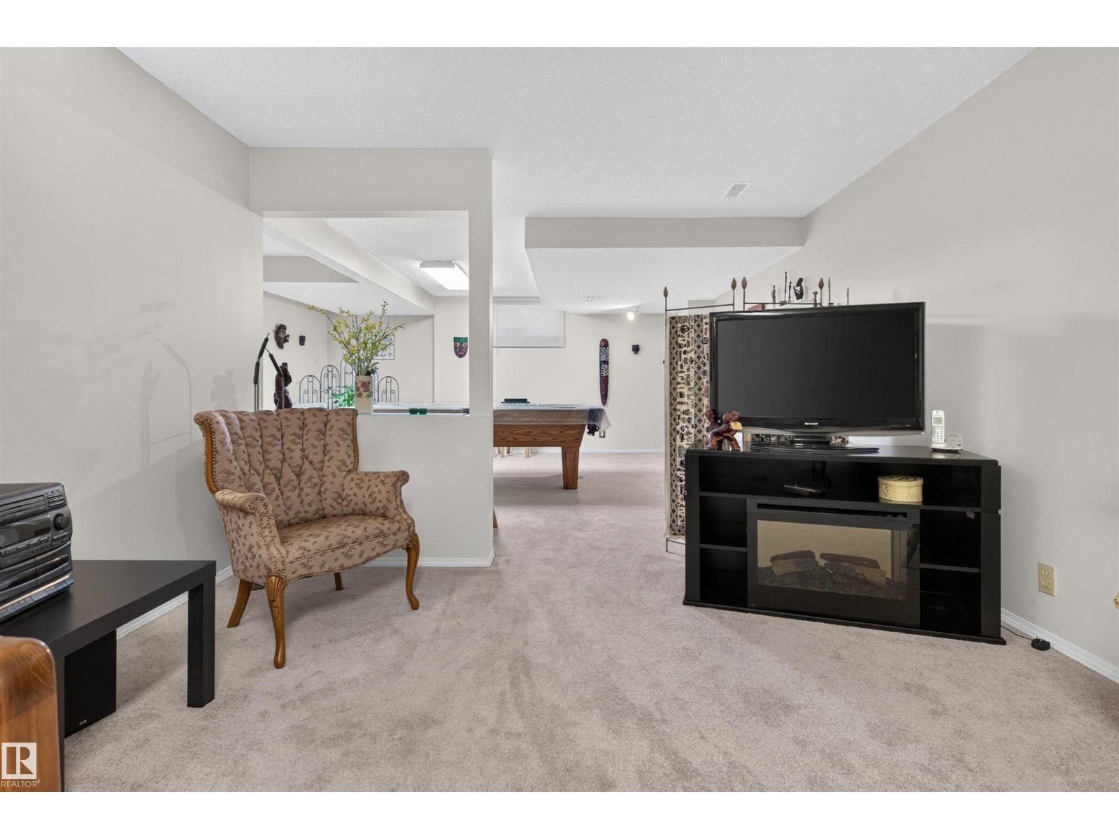 6503 88 AV NW - 23