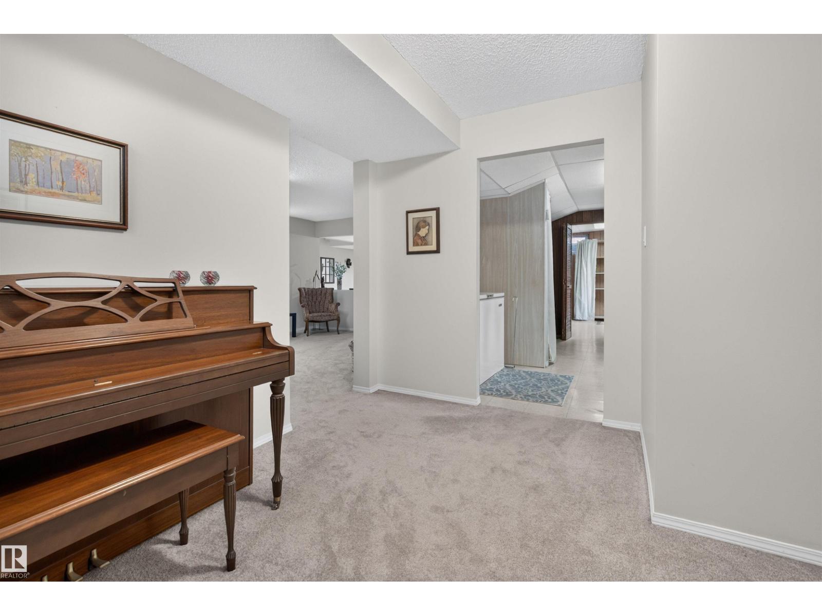 6503 88 AV NW - 20