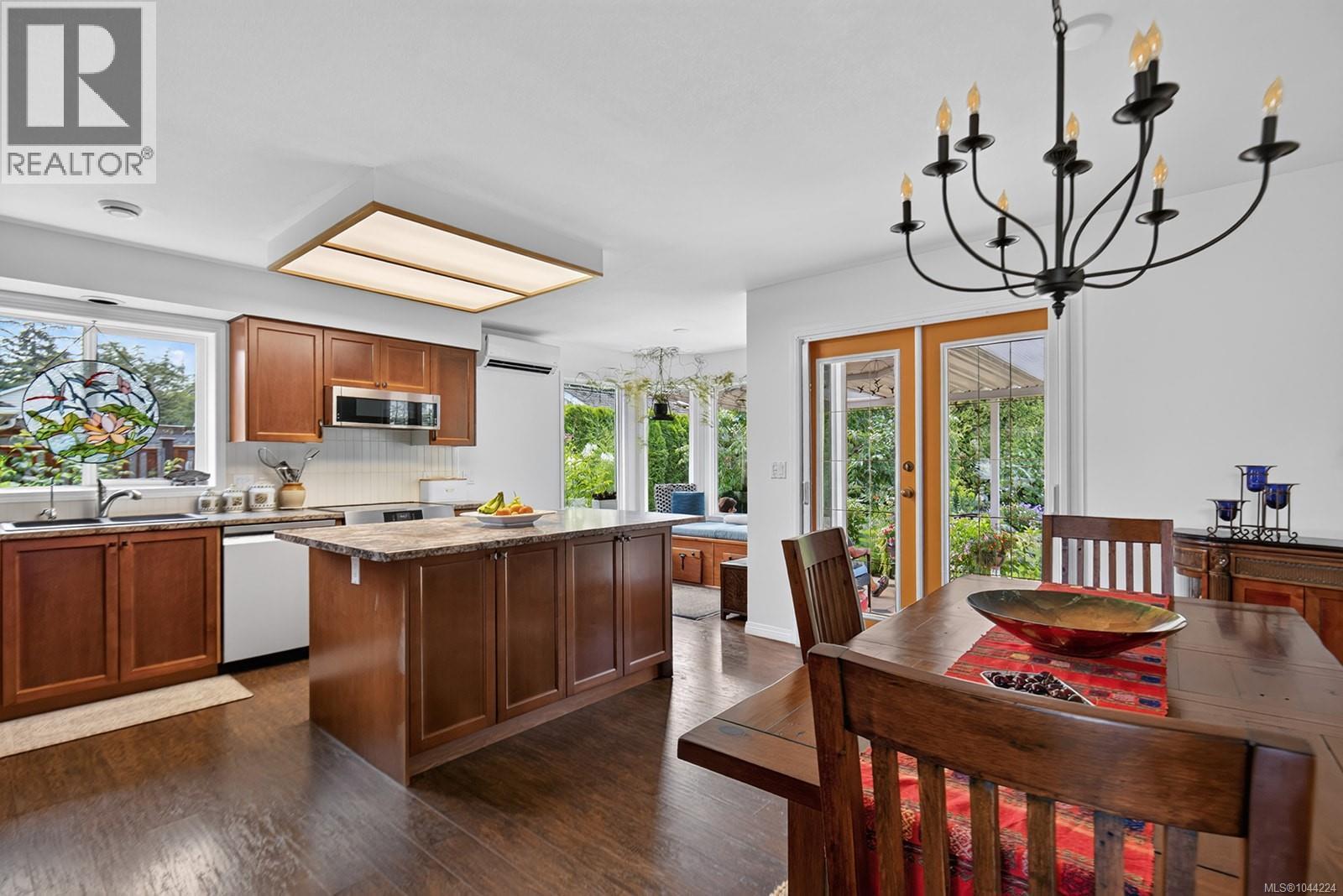 1216 Gilley Cres - 36