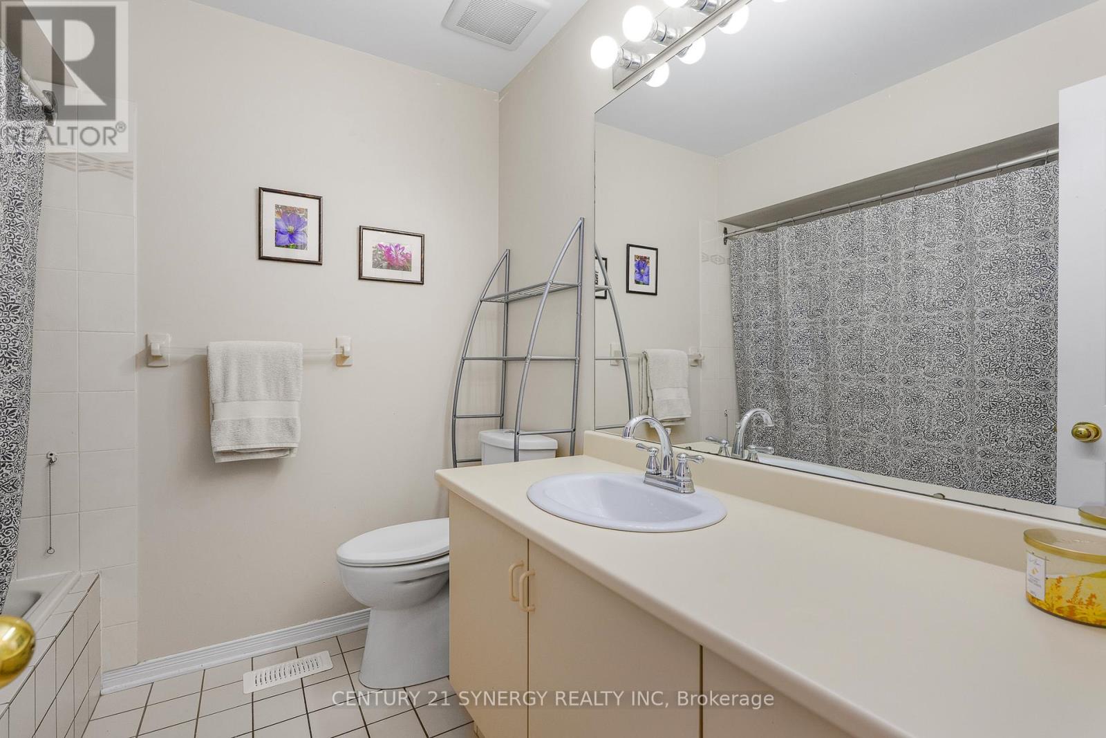 #16 32 INNESBROOK COURT - 22