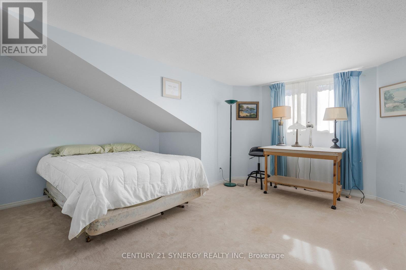 #16 32 INNESBROOK COURT - 26