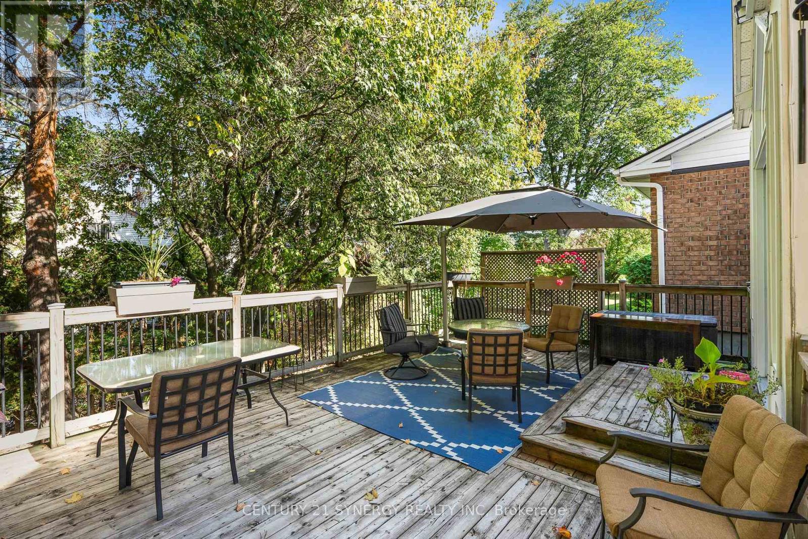 #16 32 INNESBROOK COURT - 36