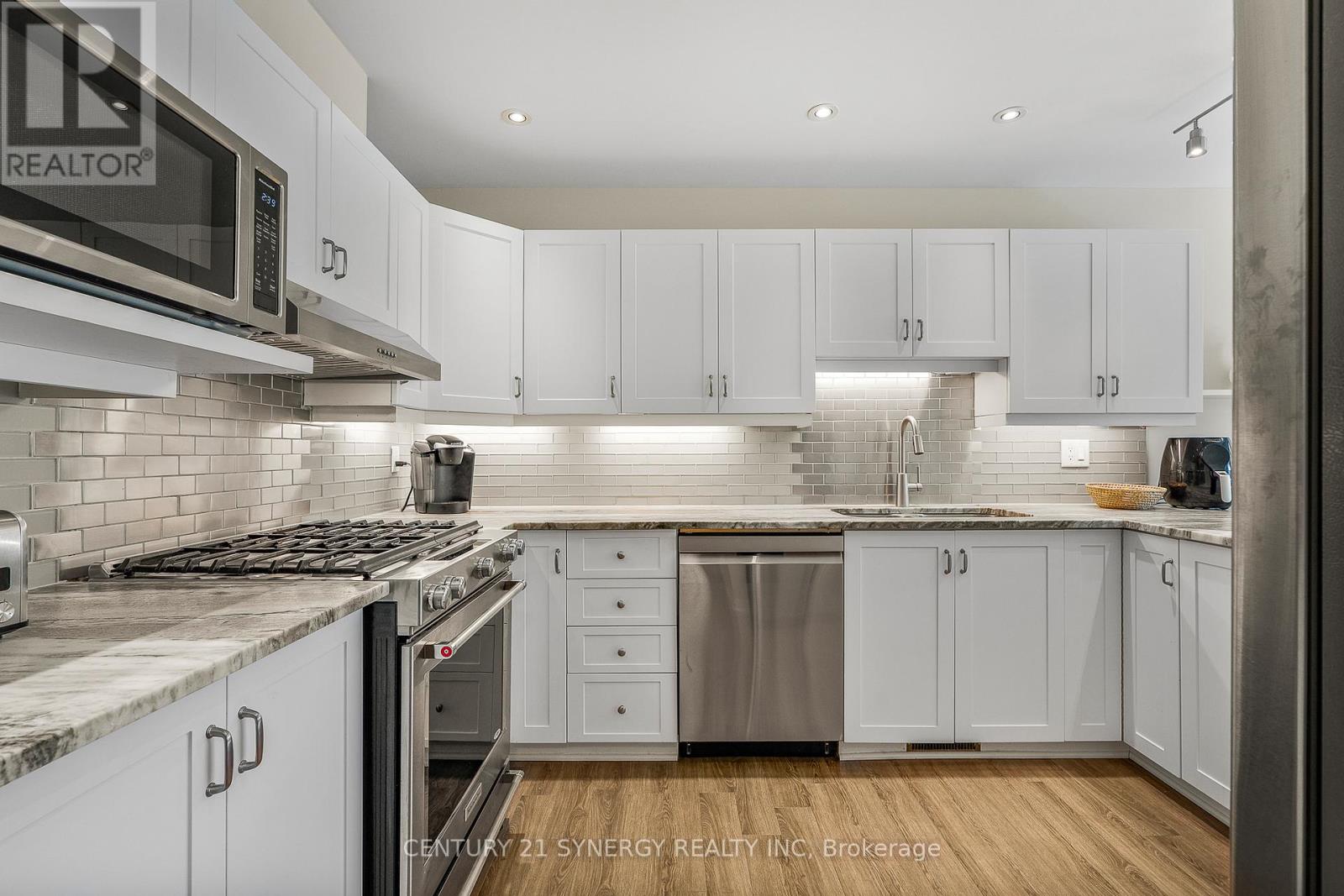 #16 32 INNESBROOK COURT - 4