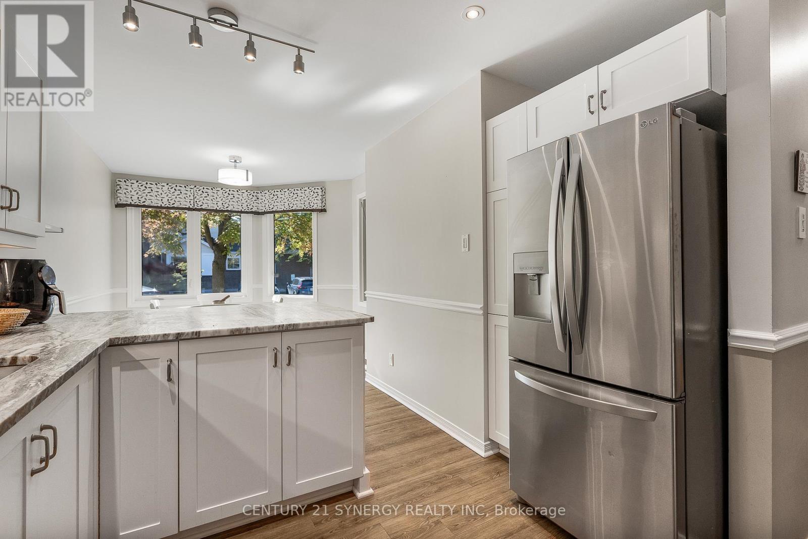 #16 32 INNESBROOK COURT - 6