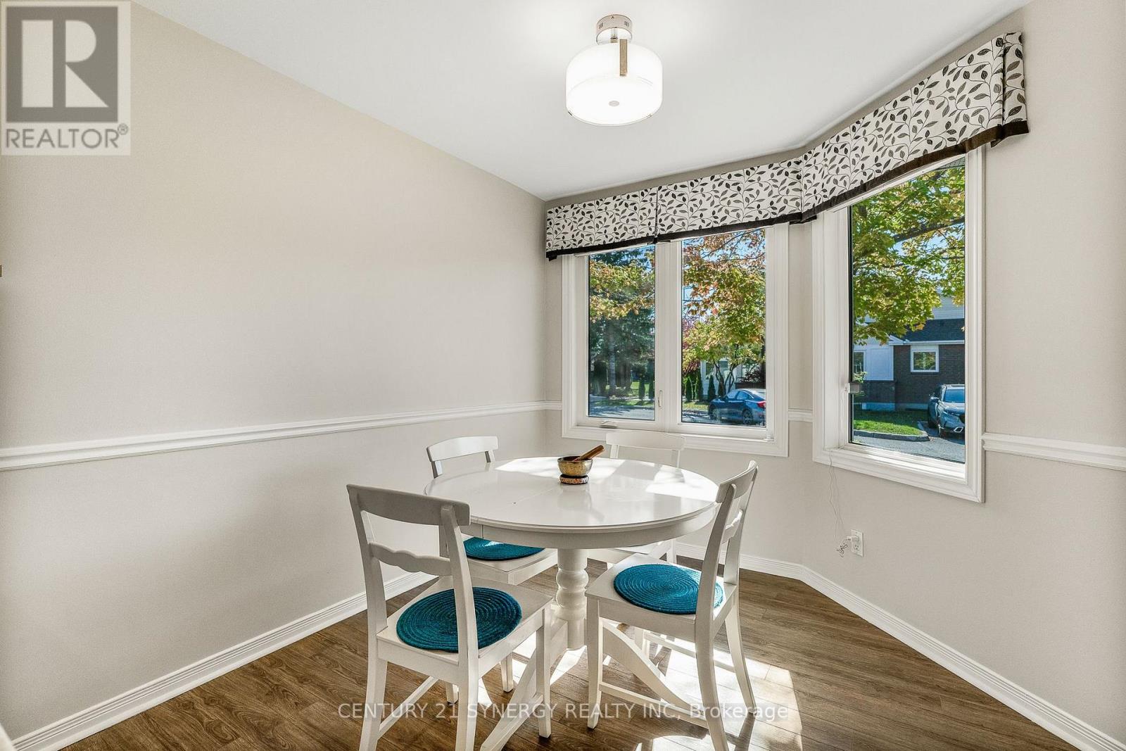 #16 32 INNESBROOK COURT - 9
