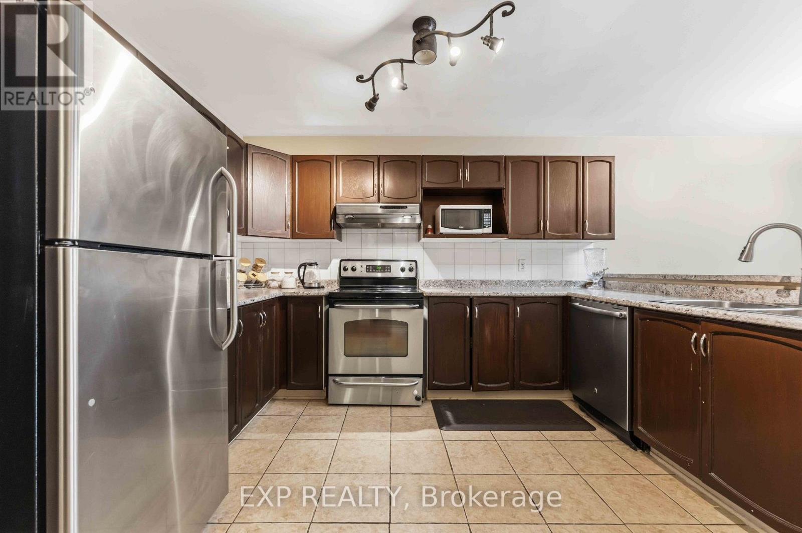 86 SCARLET COURT - 10