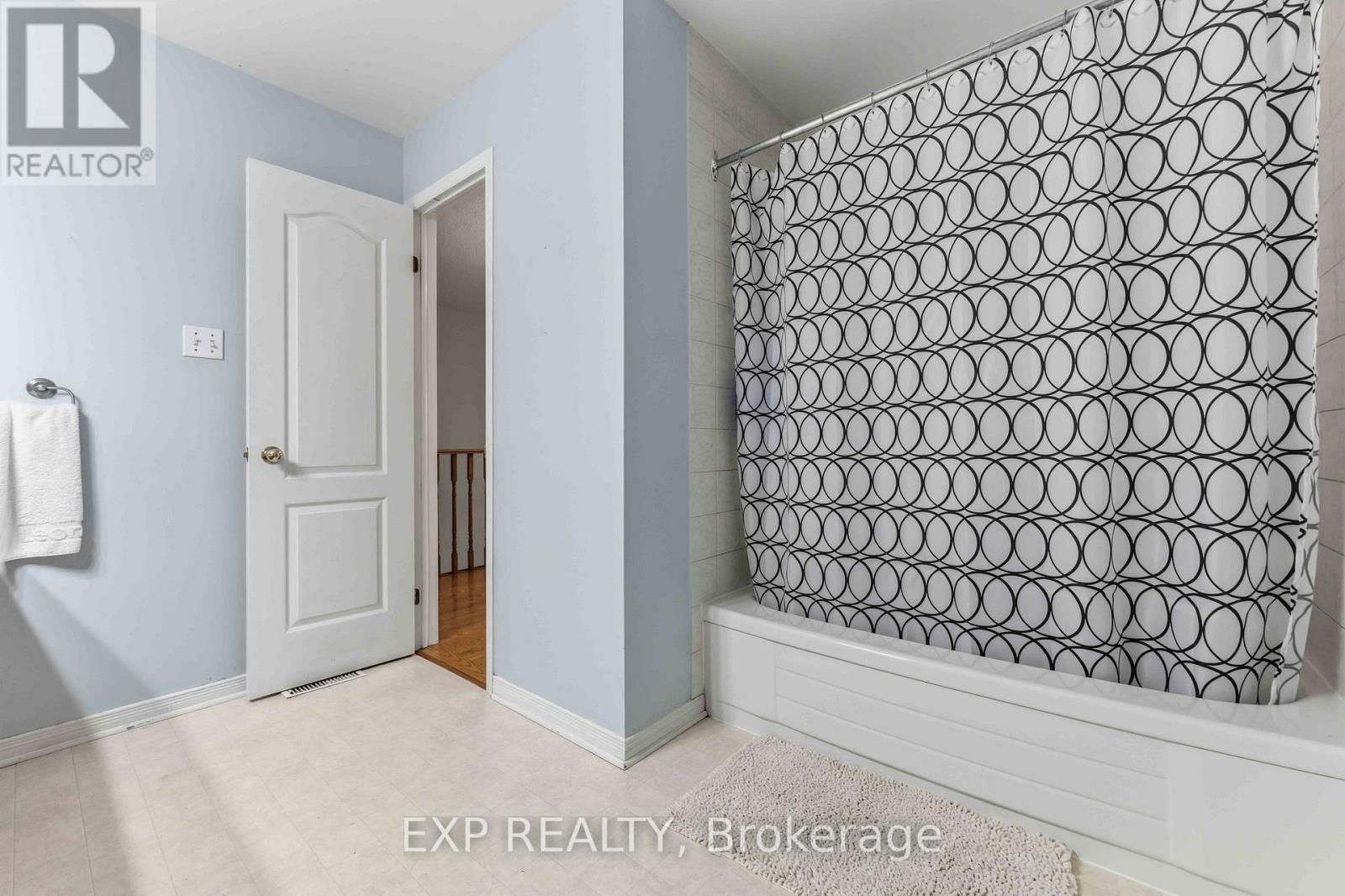 86 SCARLET COURT - 21