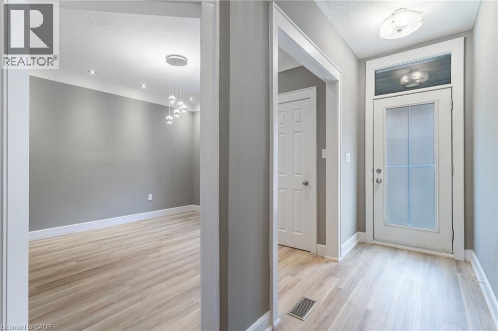 86 SMITH Avenue - 3