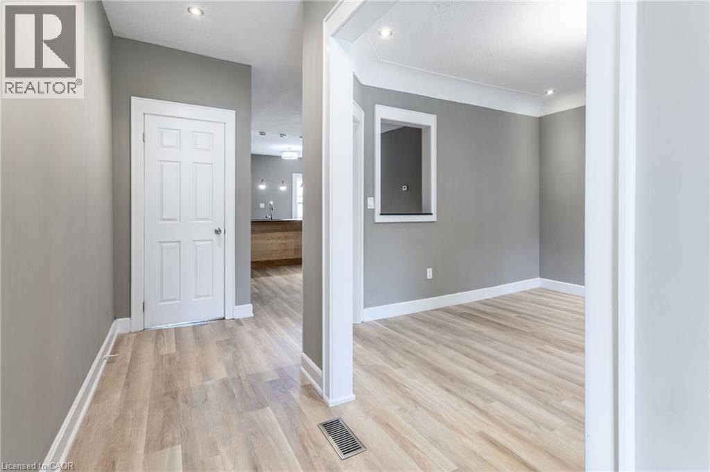 86 SMITH Avenue - 4