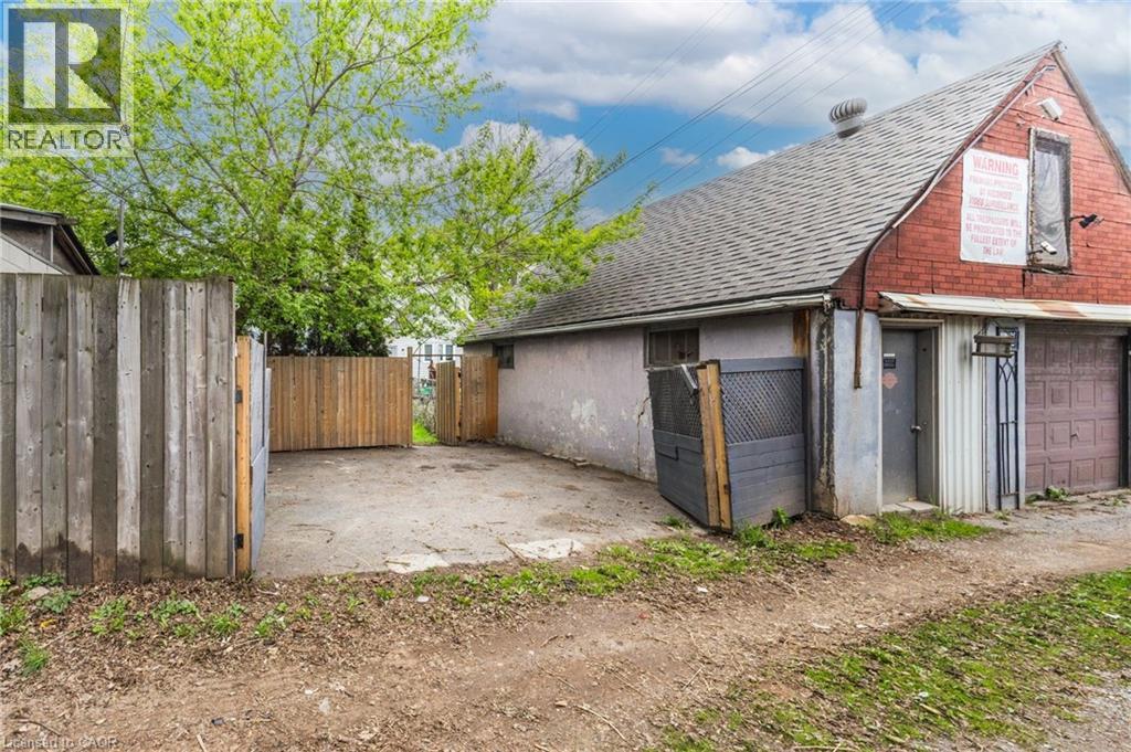 86 SMITH Avenue - Image 46
