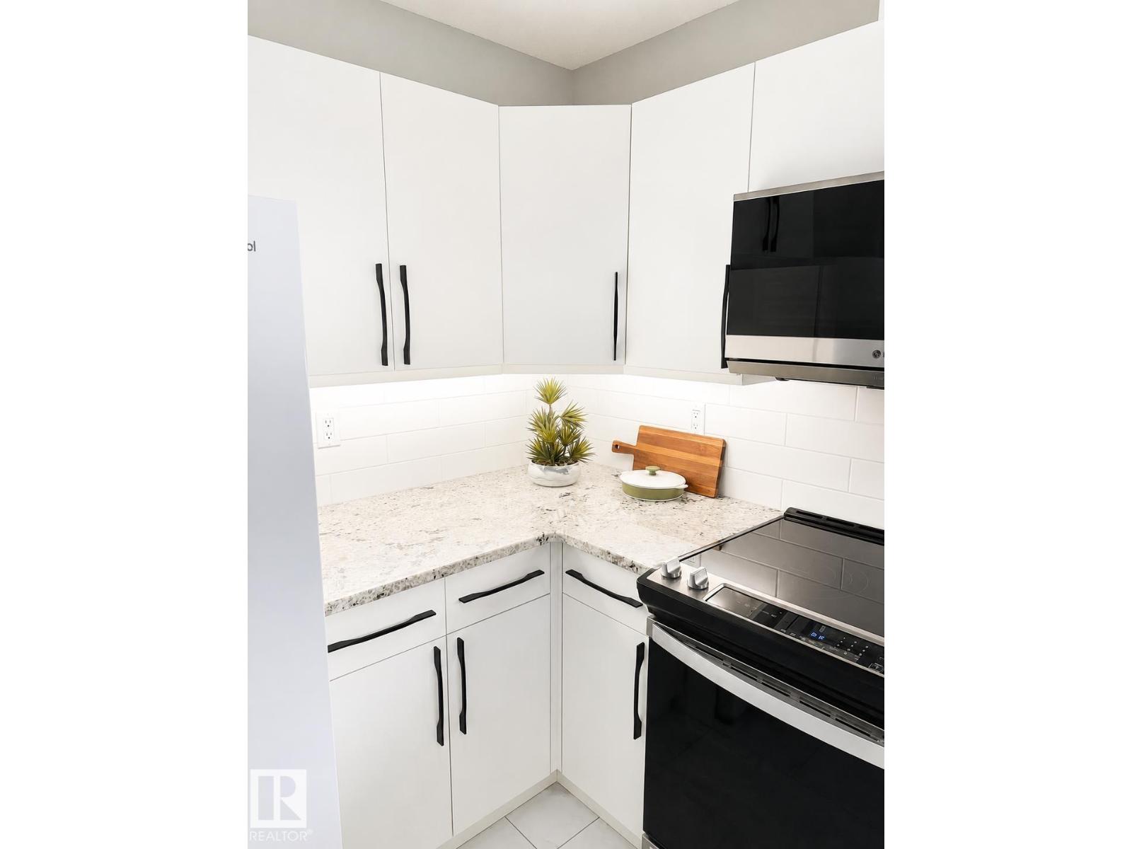 501 7905 96 ST NW - 16