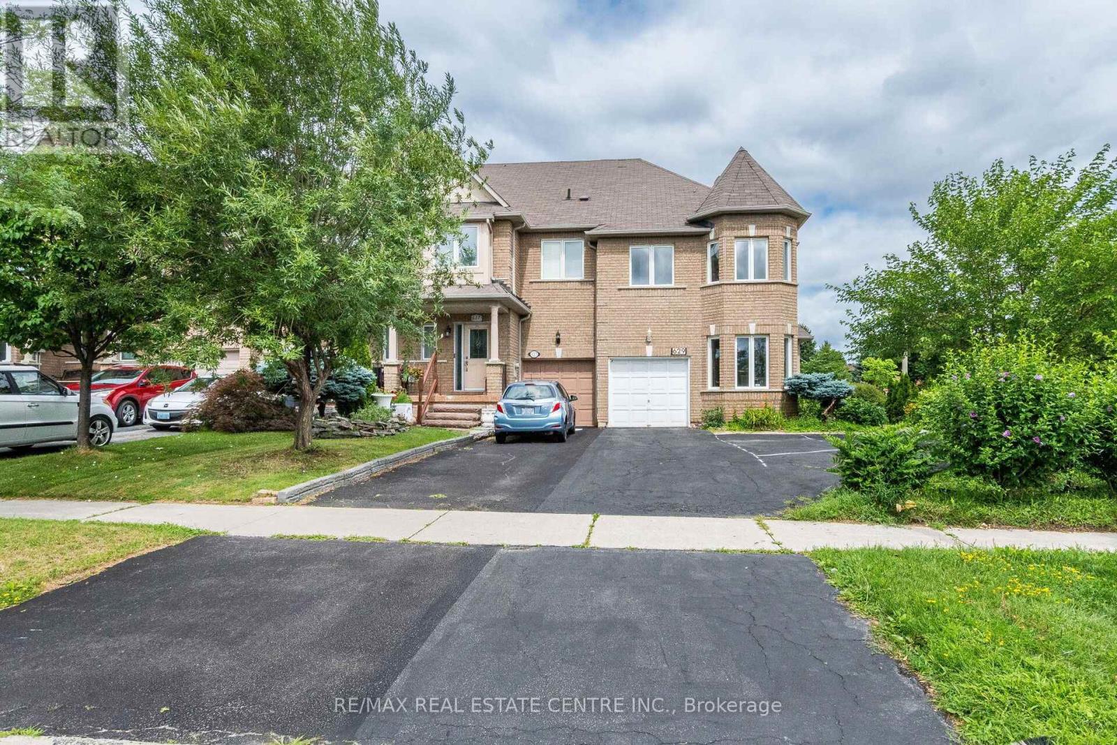 629 LUMBERTON CRESCENT - 1