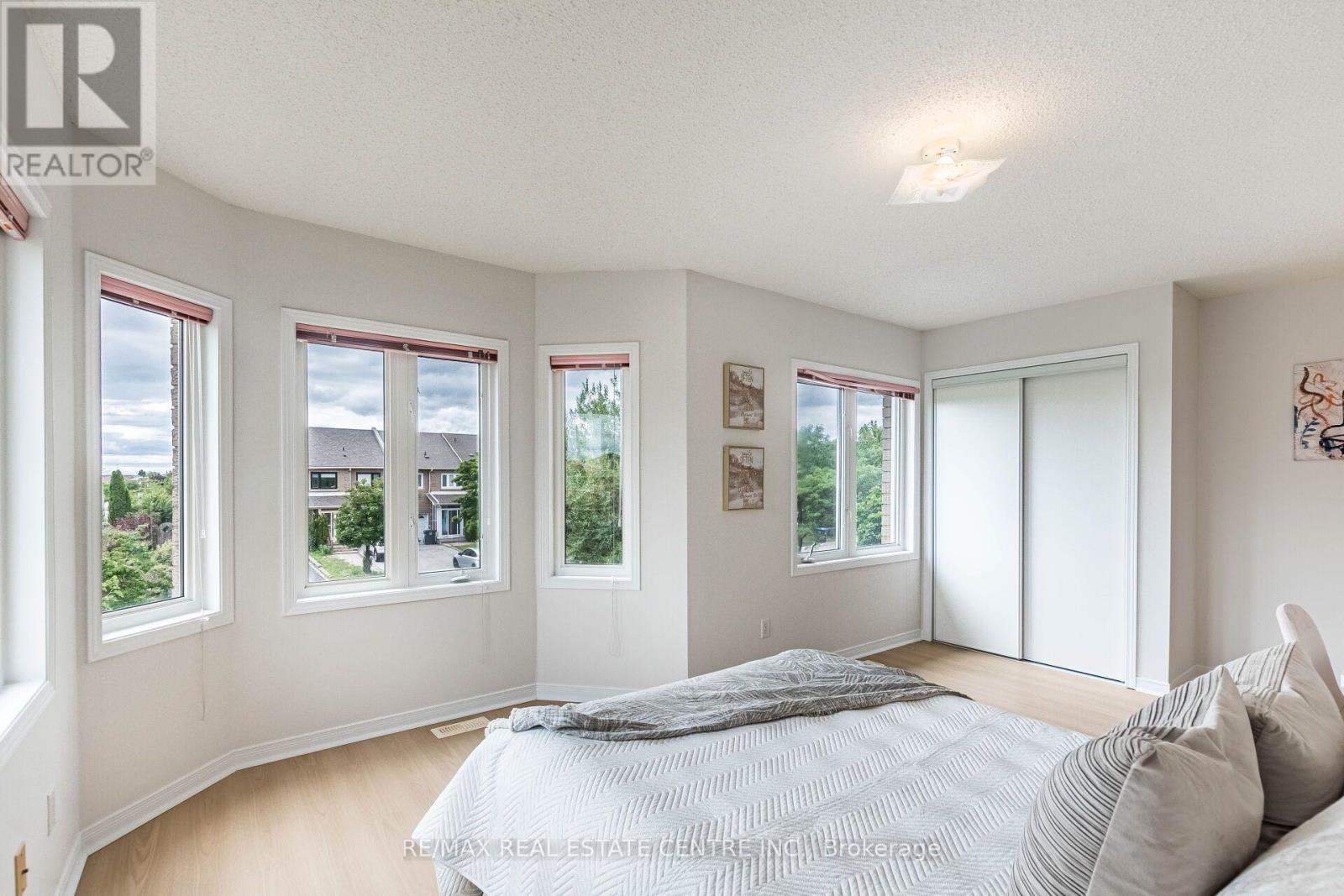 629 LUMBERTON CRESCENT - 22