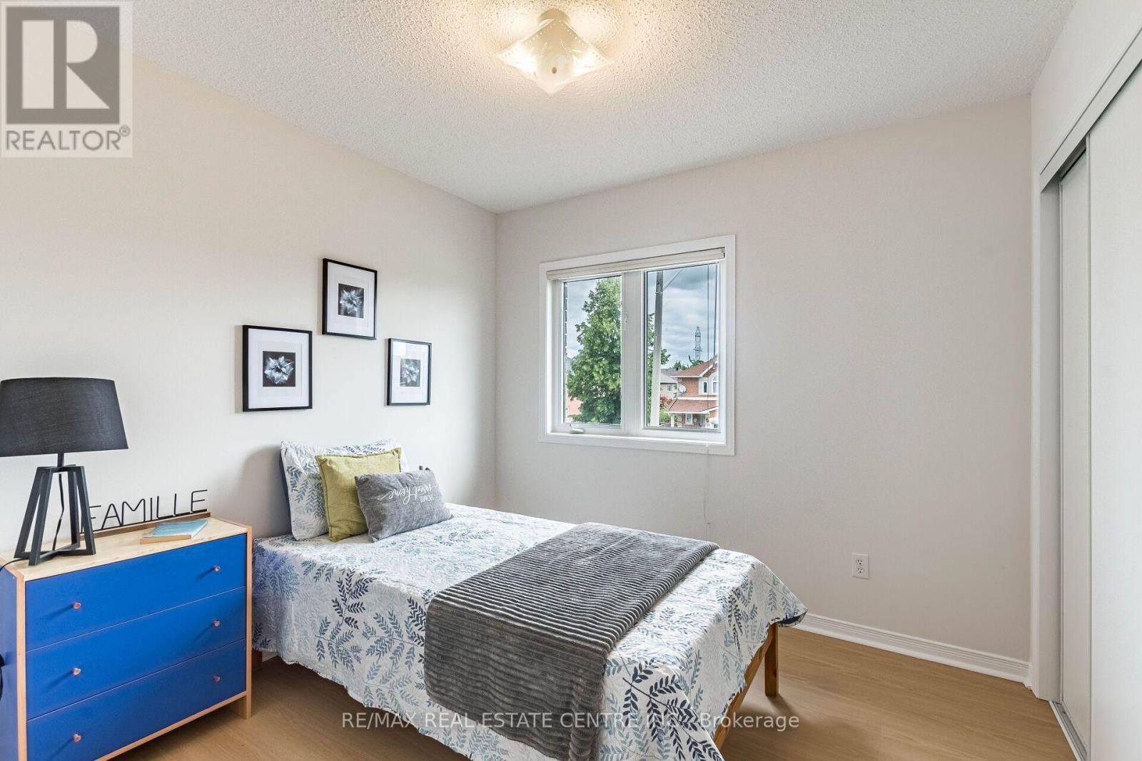 629 LUMBERTON CRESCENT - 23
