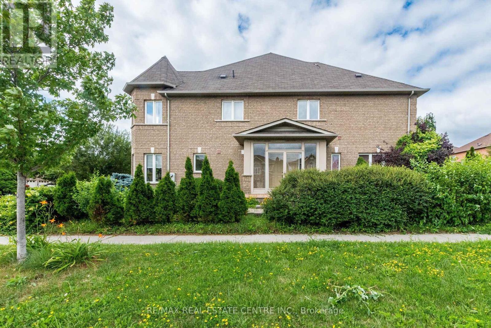 629 LUMBERTON CRESCENT - 3