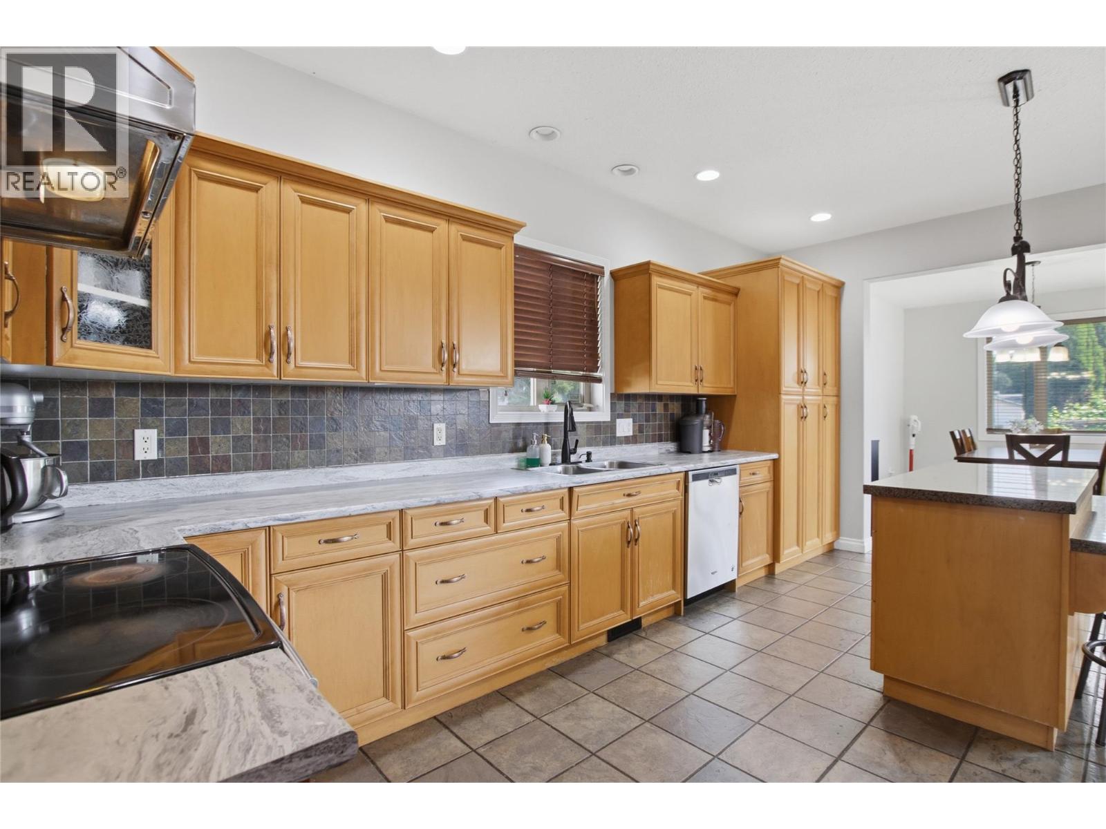819 Arlington Court - 6