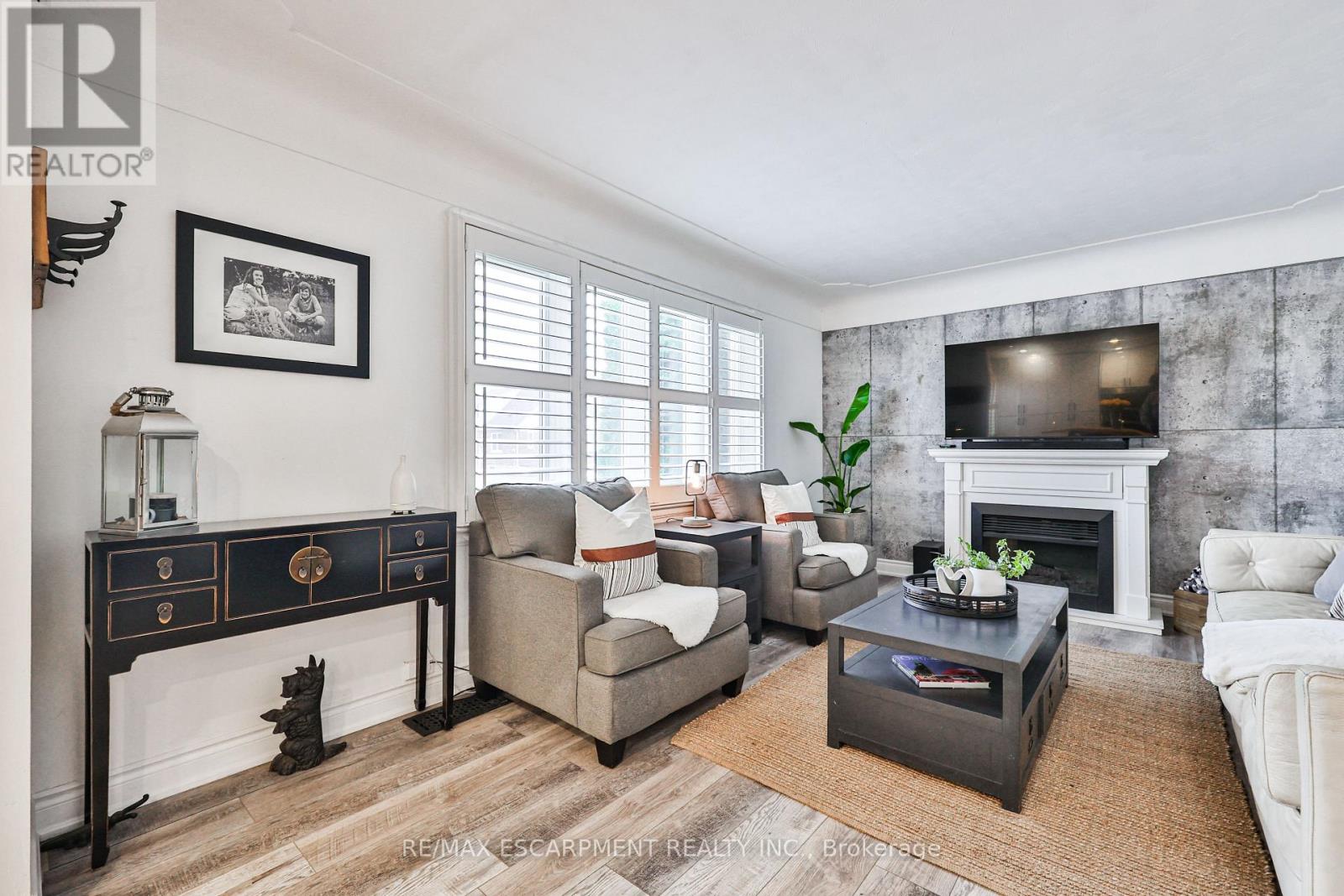 60 GALBRAITH DRIVE - 15