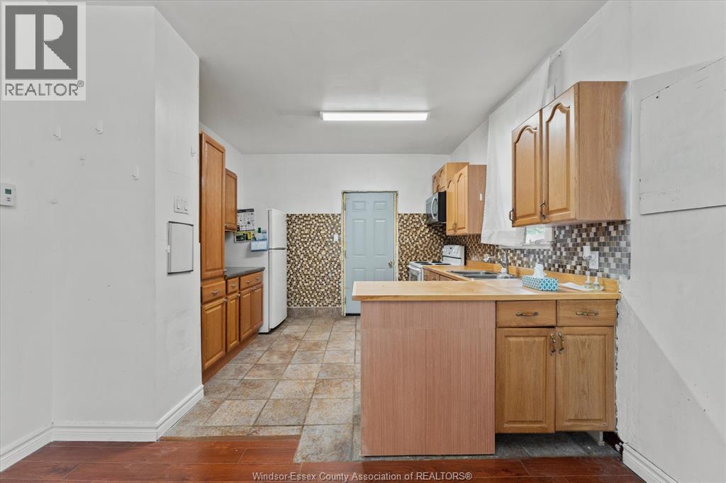 328 JOSEPHINE AVENUE - 11