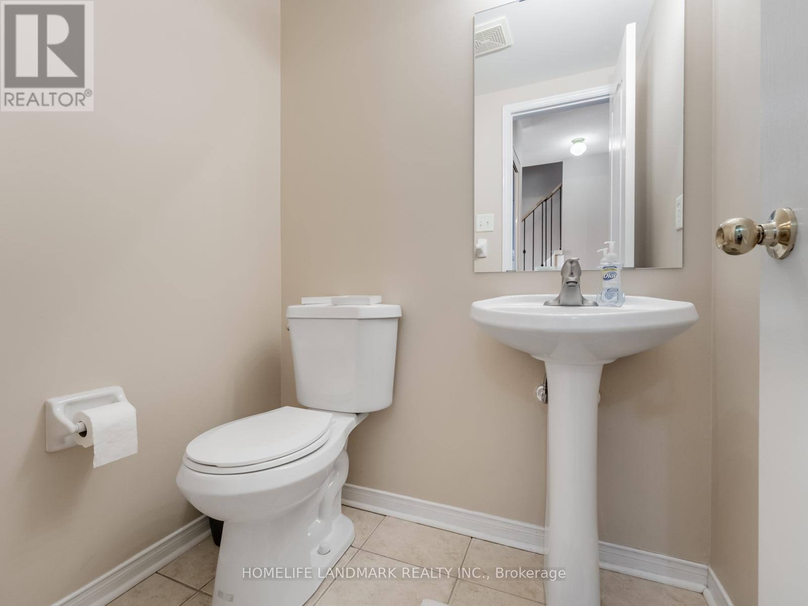 #28 4950 ALBINA WAY - 17