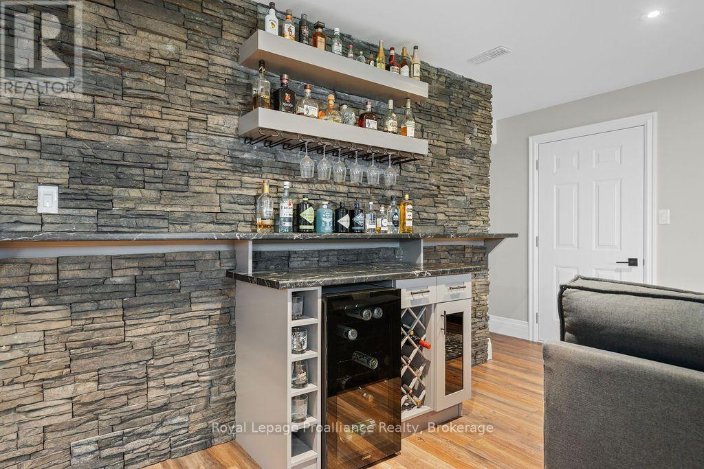 45 AMBROSIA TERRACE - 35
