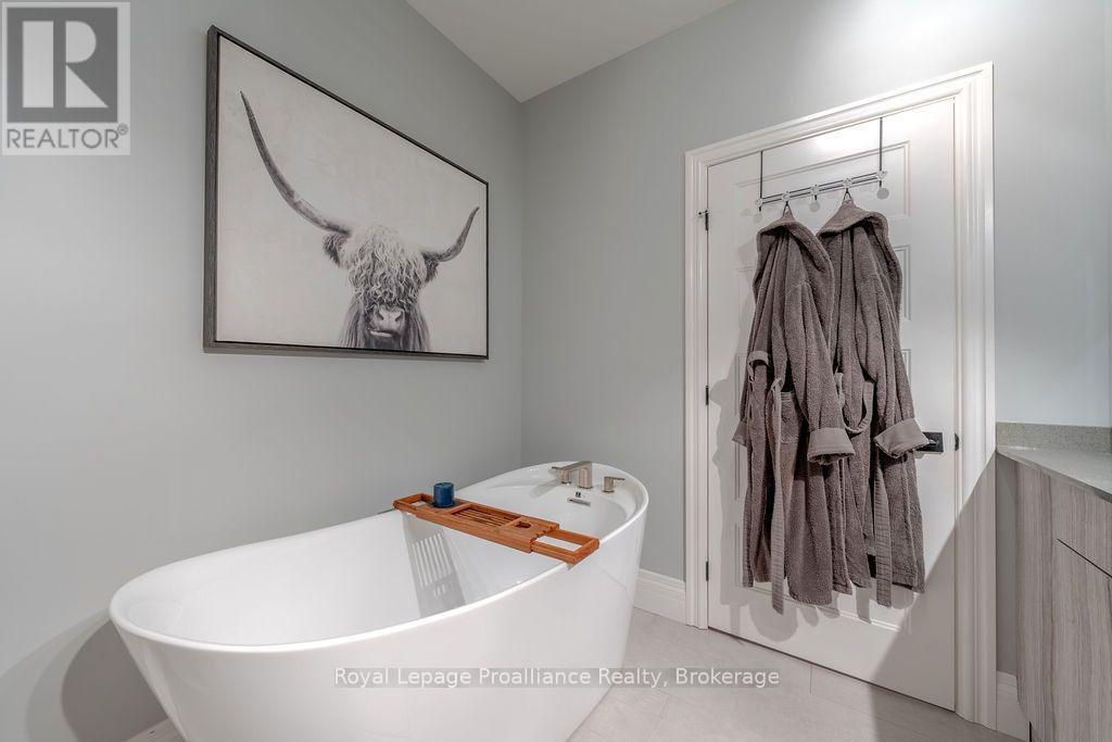 45 AMBROSIA TERRACE - 32